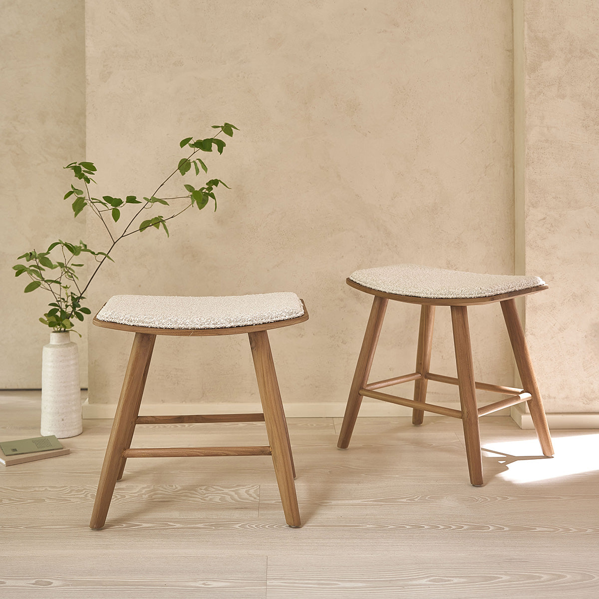 Lot de 2 tabourets en teck massif et bouclette AMBRE, BERAH GETAH