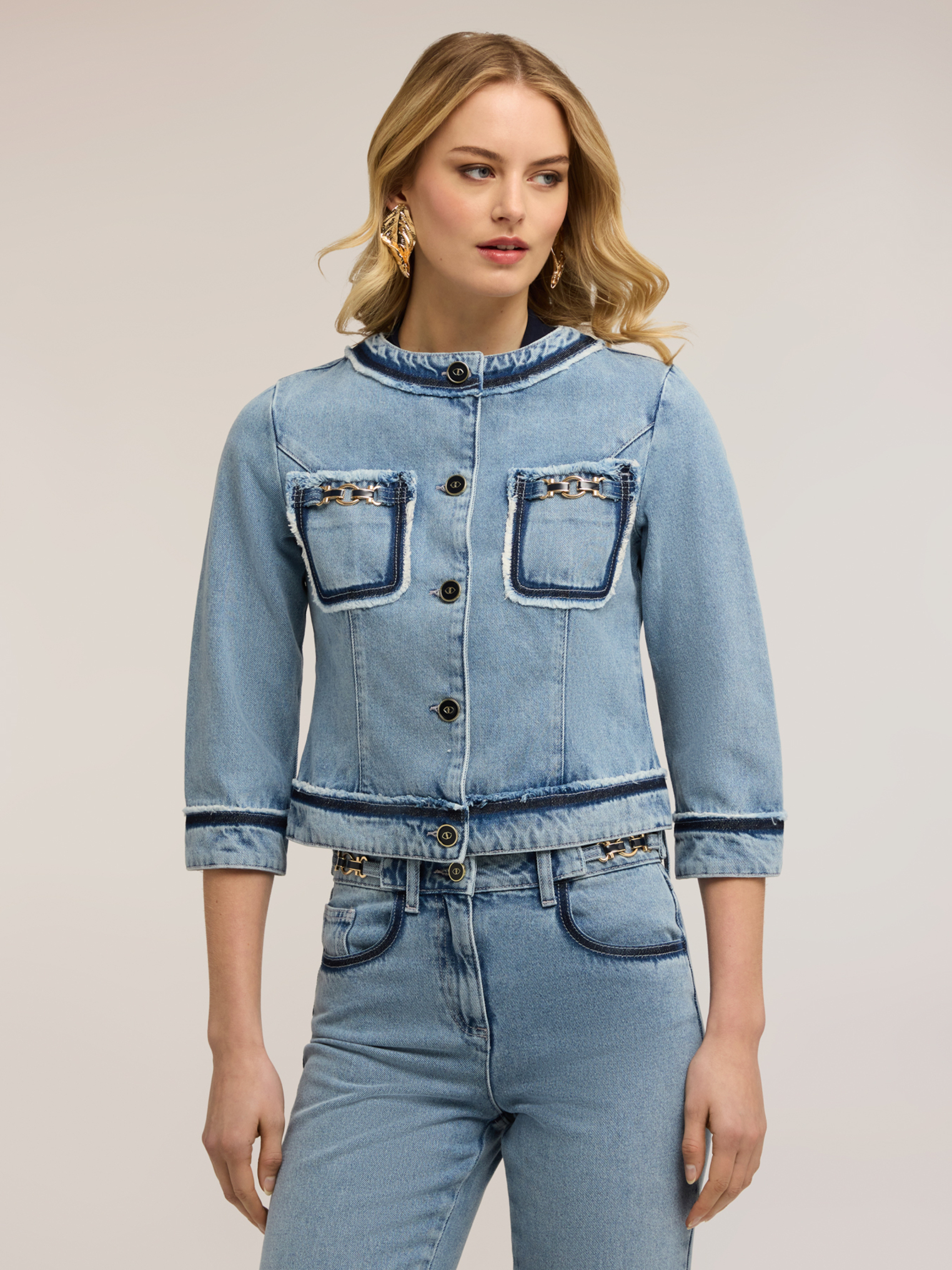 Veste avec chaînes, MOTIVI