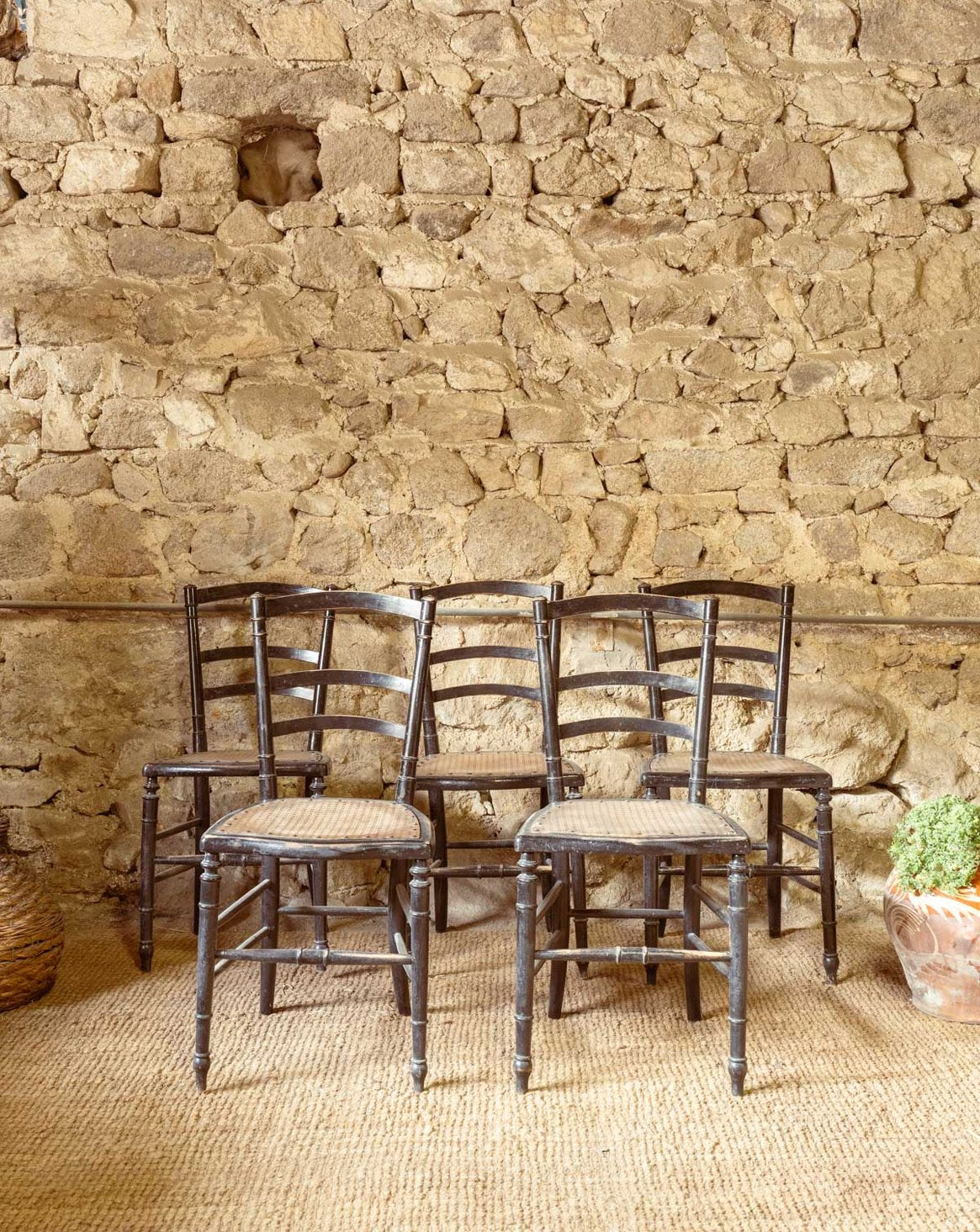 Lot de 5 chaises en bois Claude N°1620 - Bon état, DEBONGOUT