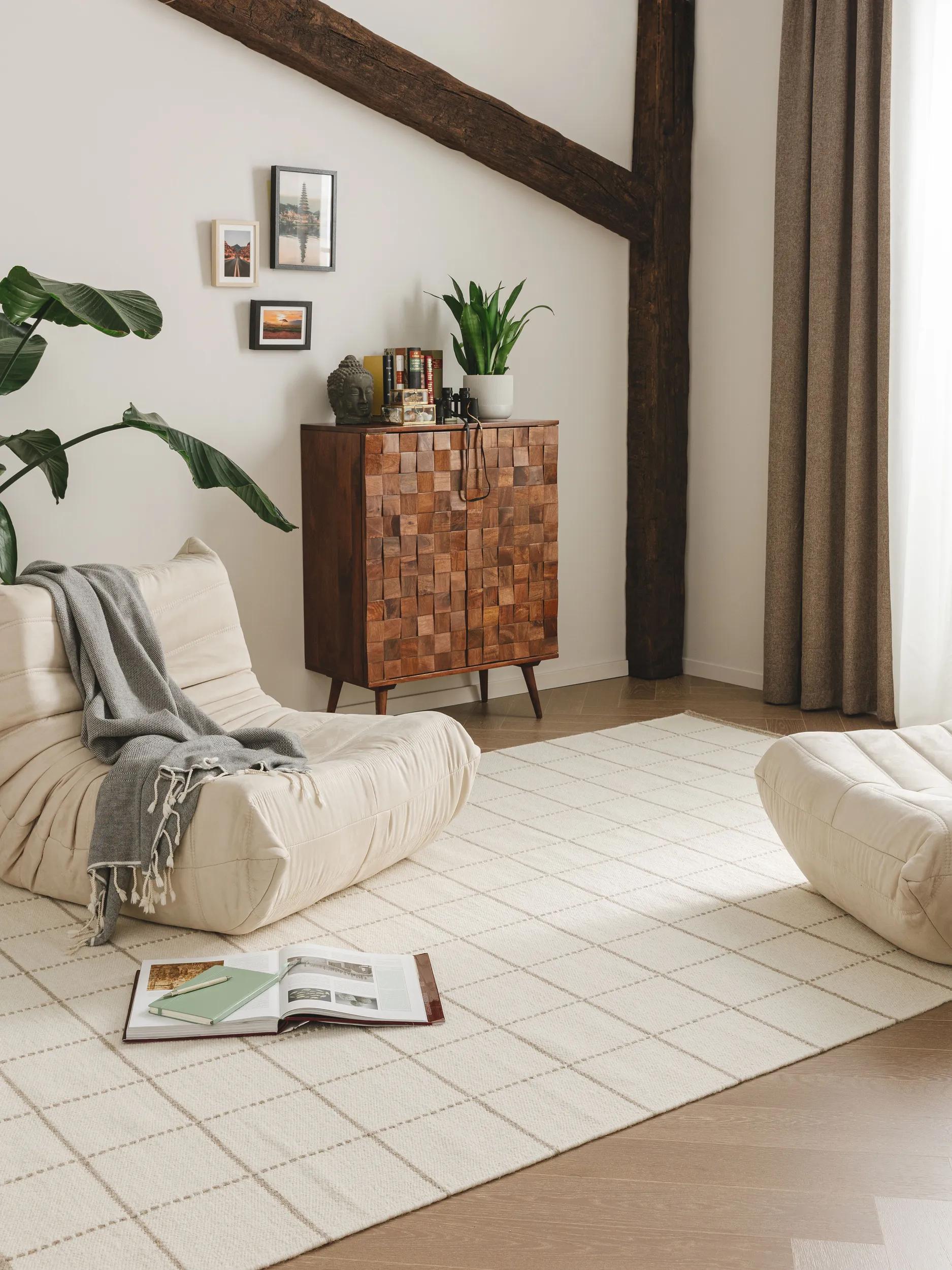Tapis de laine tissé main GYDA, BENUTA 