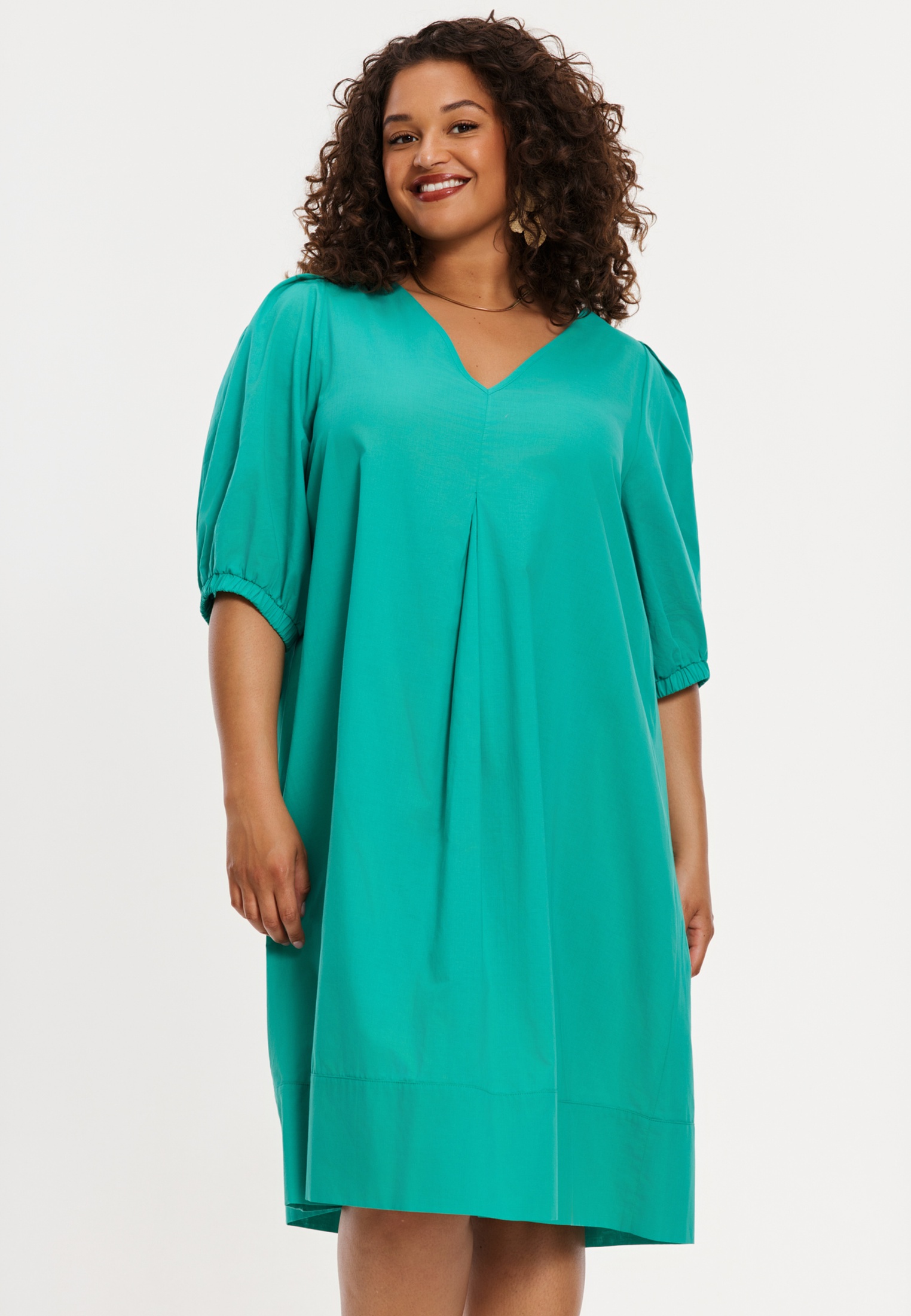 Robe v-cou, YOEK