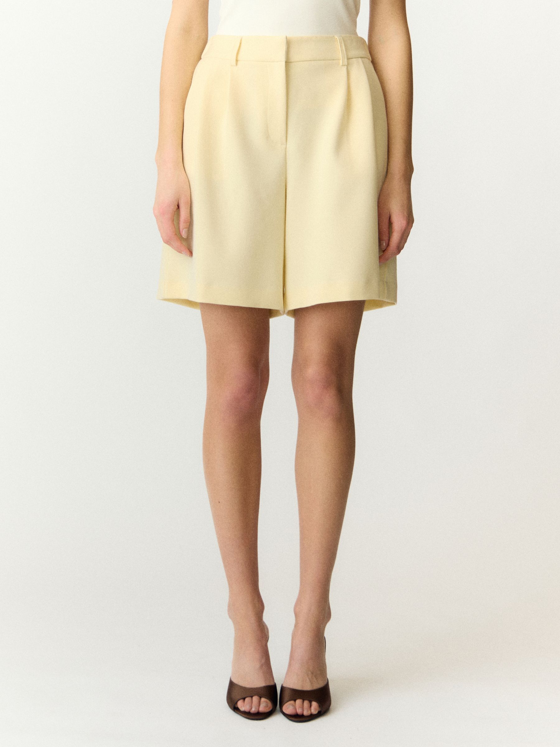 Short, YAS