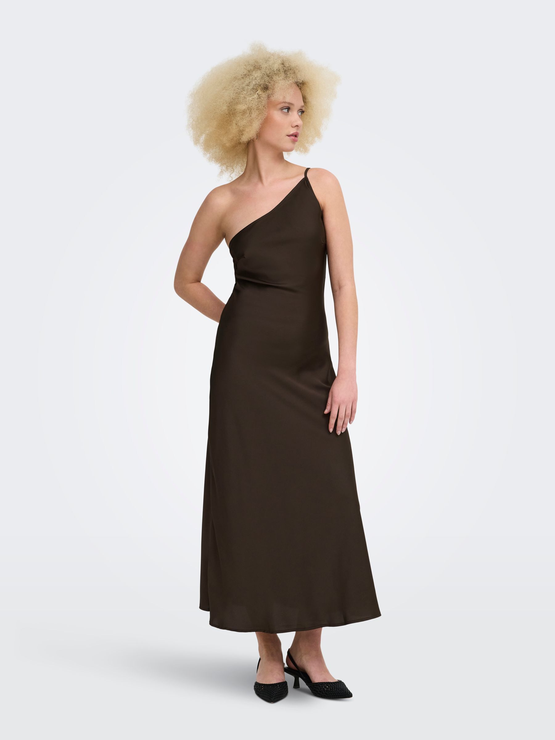 Robe, ONLY