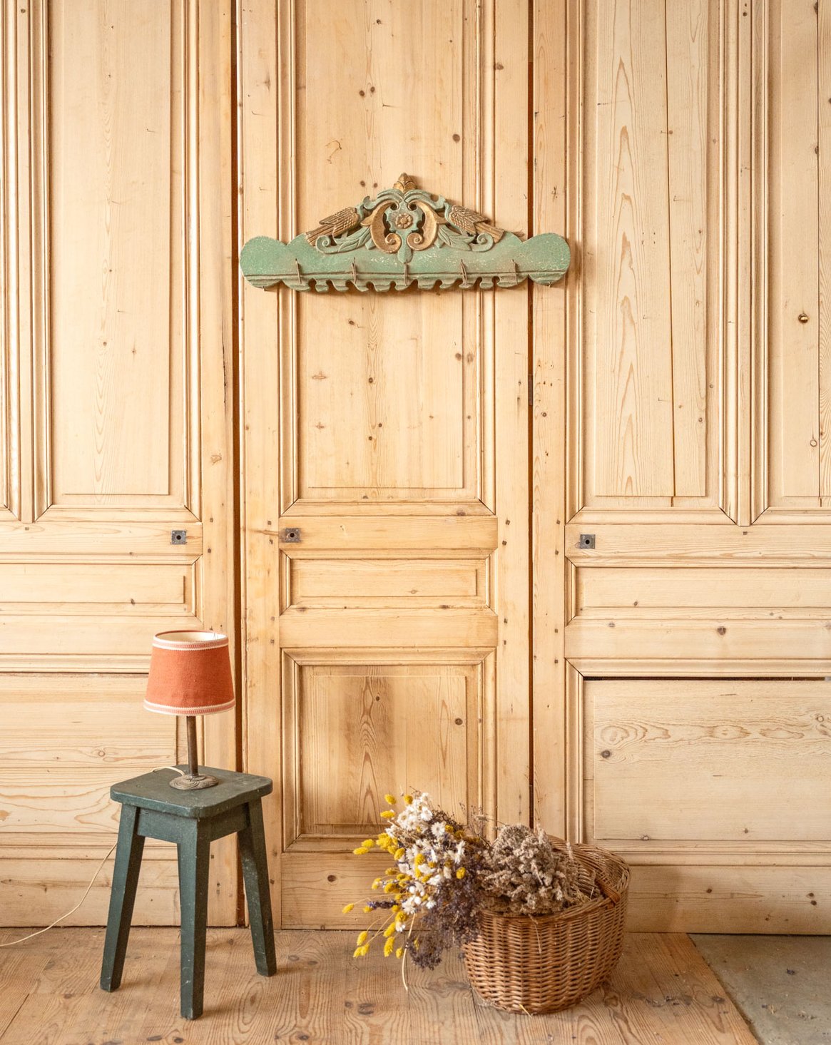 Porte-manteau en bois vert menthe Max N°417 - Bon état, DEBONGOUT