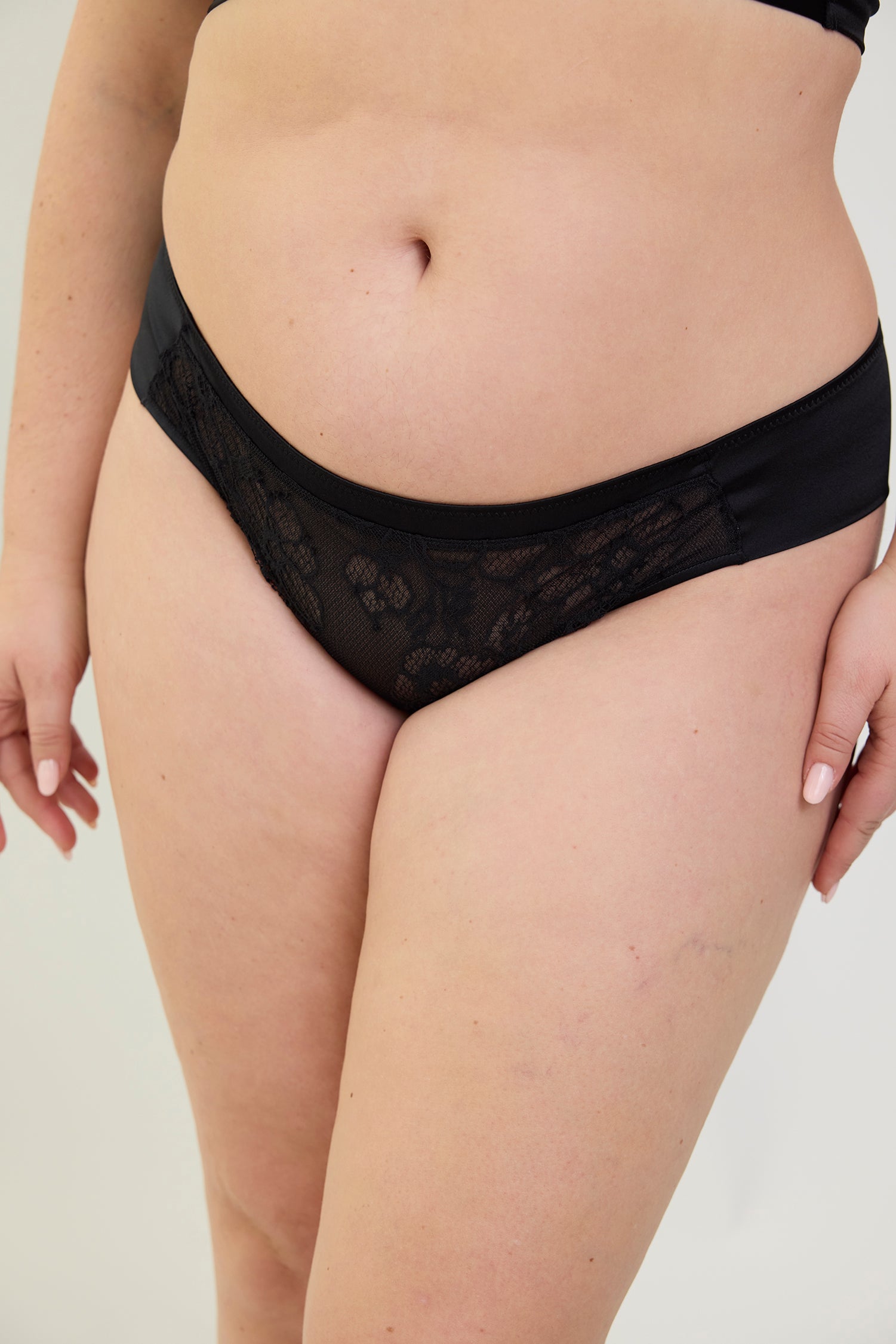 Tanga en dentelle et soie SILK'N LACE, MAISON LEJABY