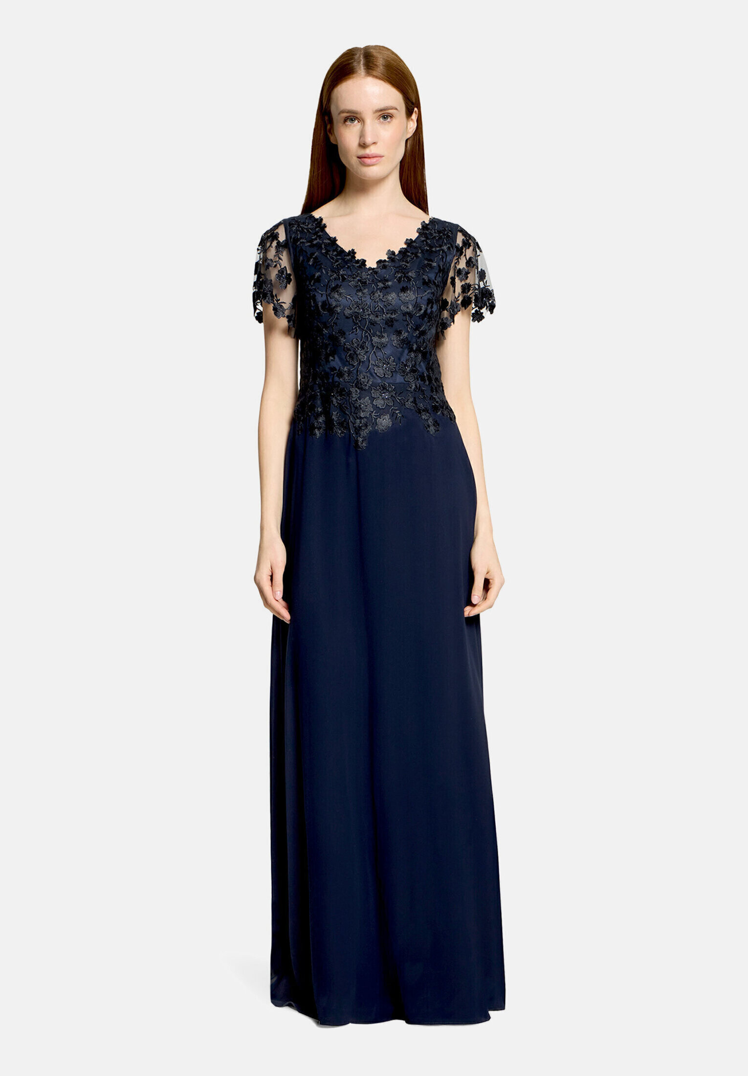 Robe de soirée à broderies, VERA MONT