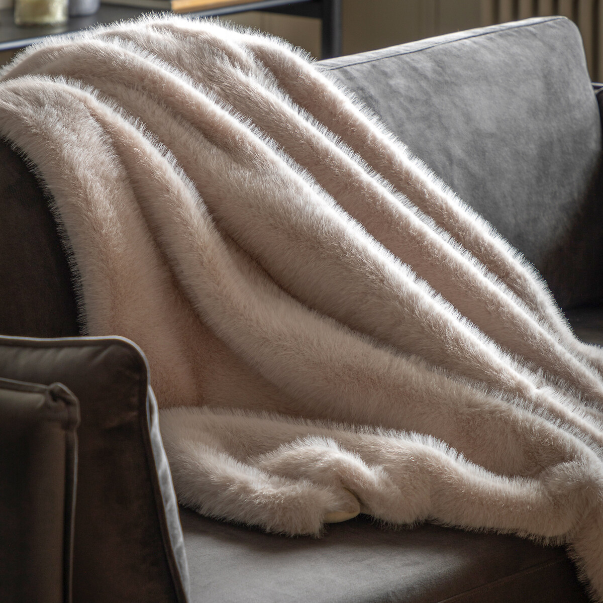 Mabel Faux Fur Throw, ÉDITÉ