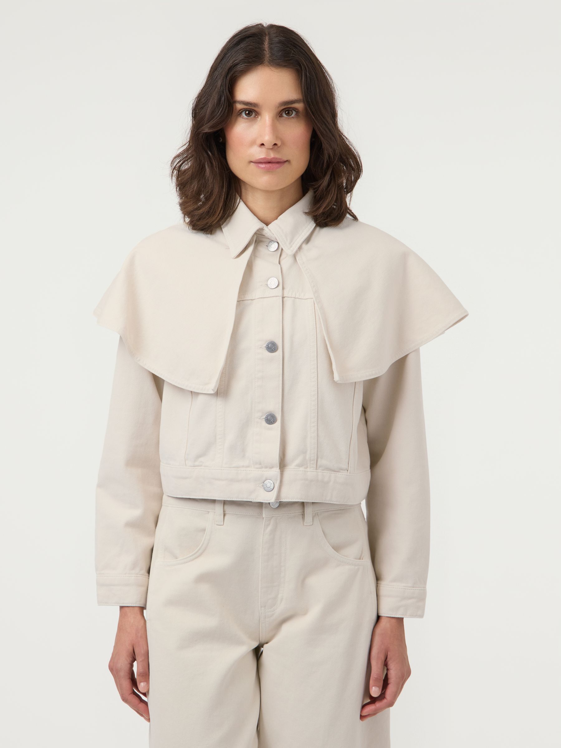 Veste, YAS