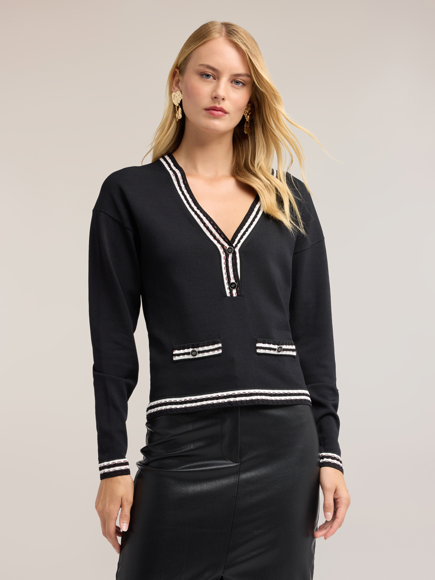 Pull avec bordures contrastées, MOTIVI