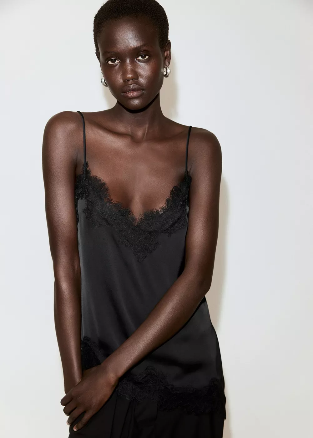 Top lingerie dentelle asymétrique, MANGO