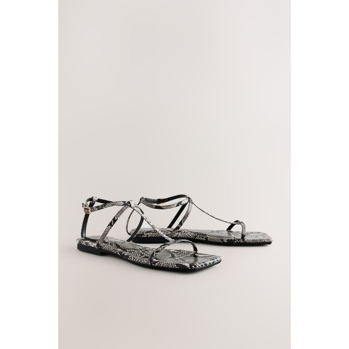 Sandales à brides avec bout carré, NEXT