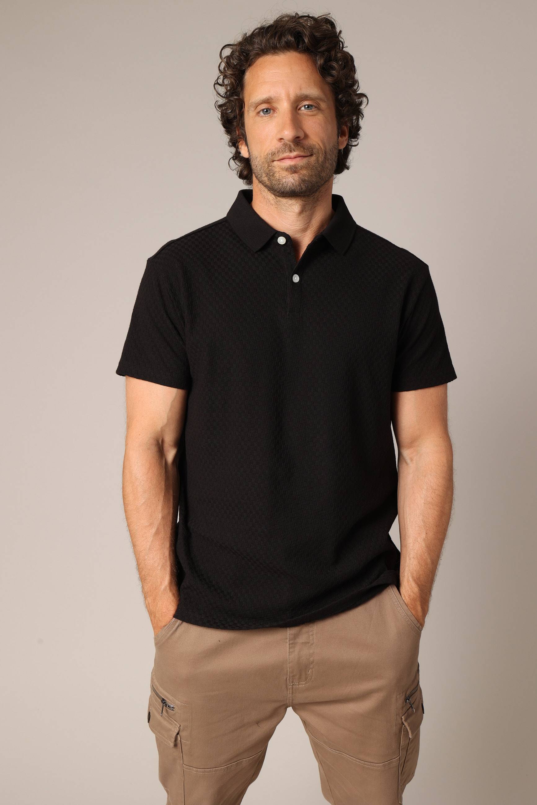 Polo noir pour homme en maille texturée, col classique et coupe élégante MERLIN, DEELUXE