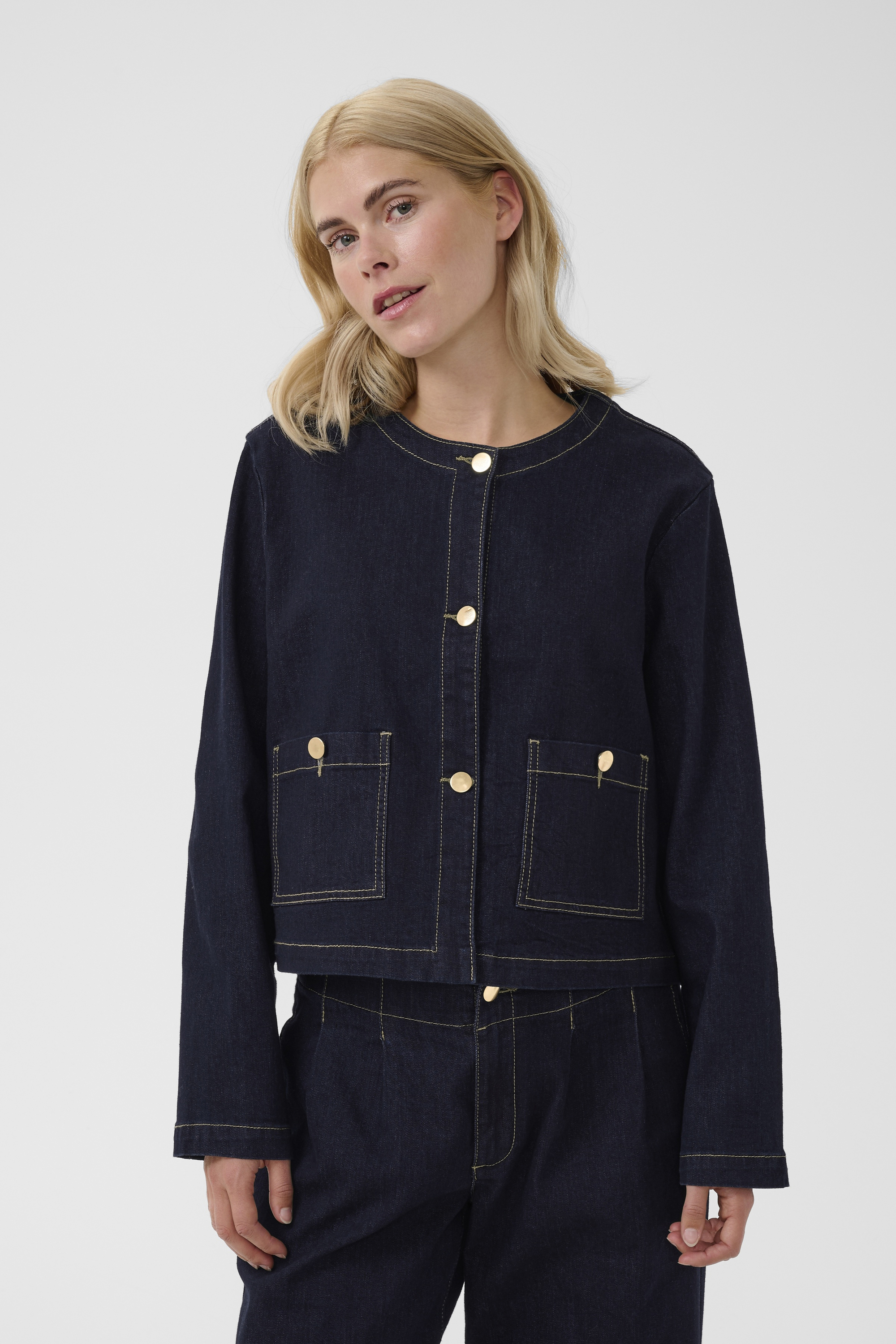 Manteau, CULTURE