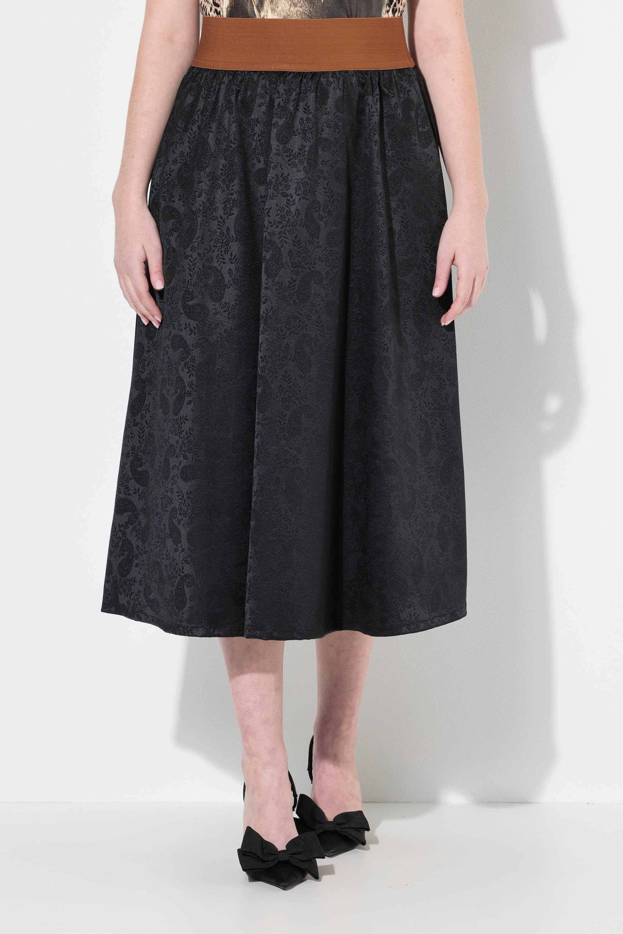 Jupe maxi traditionnelle. Tissu jacquard, ULLA POPKEN