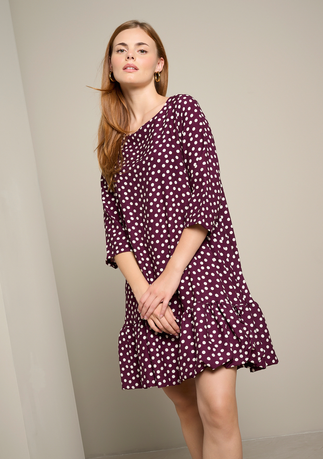 Robe courte à pois avec volants, LOLALIZA
