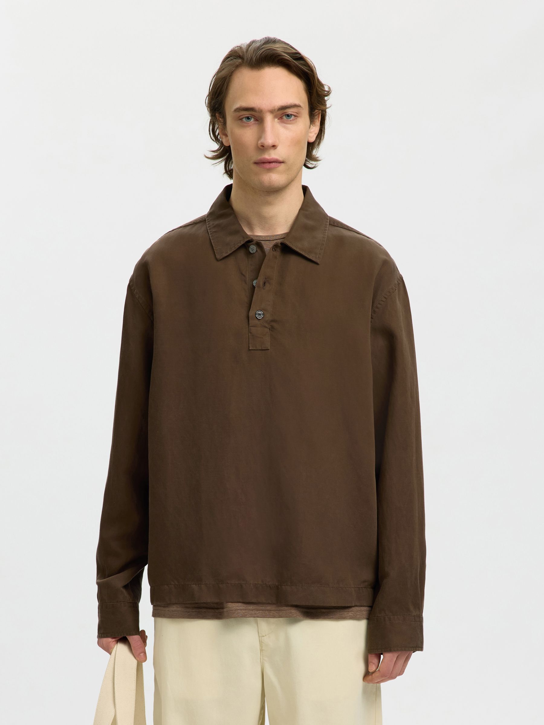 Surchemise, SELECTED