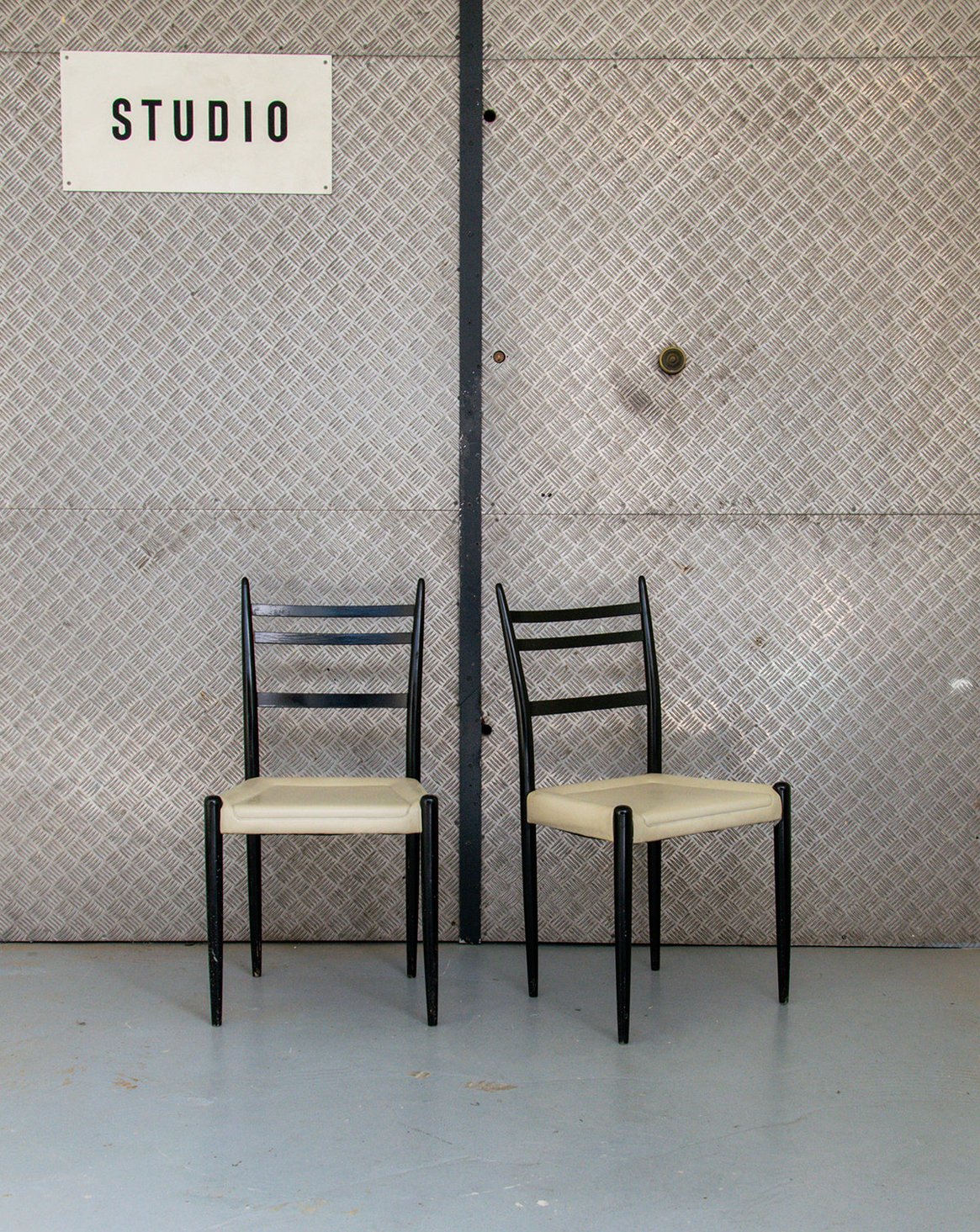 Lot de 6 chaises en bois Alma N°308 - Bon état, DEBONGOUT
