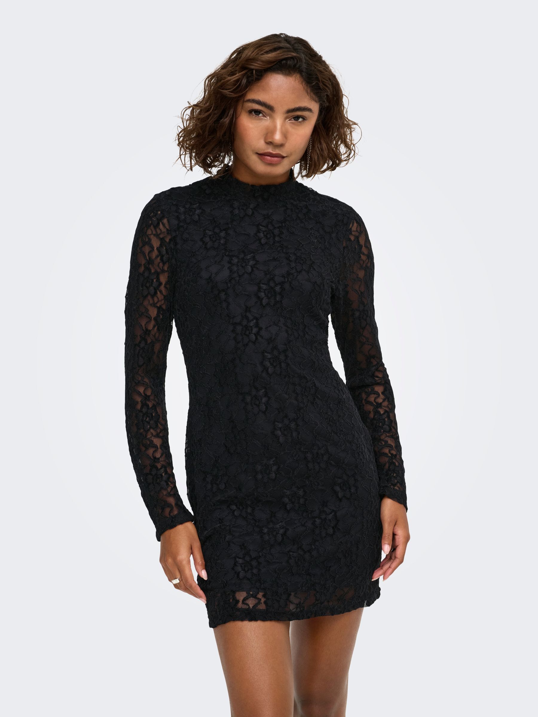Robe, ONLY
