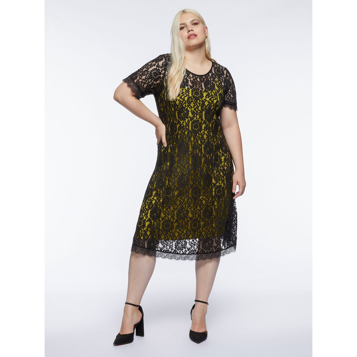 Fond de deals robe dentelle