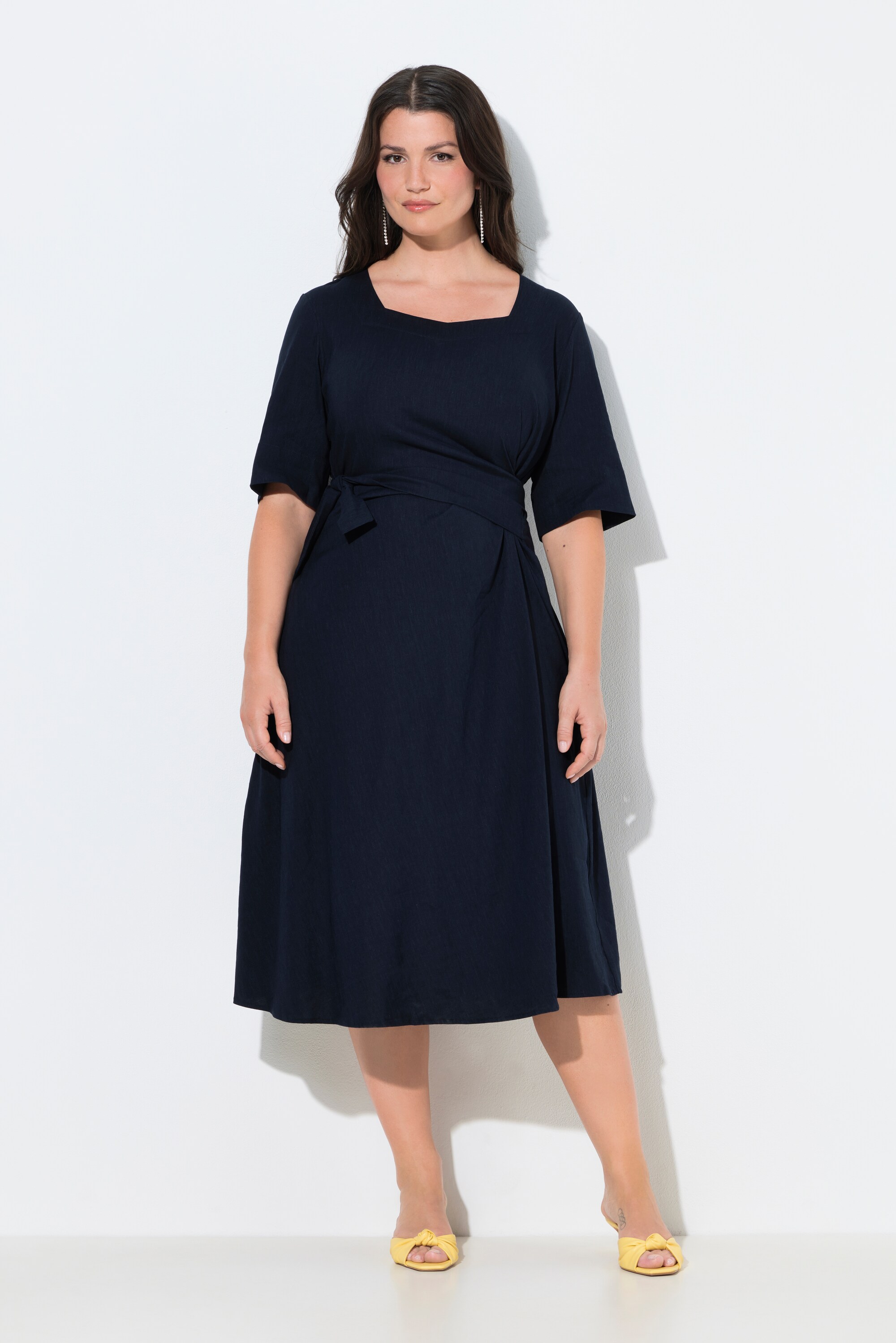 Robe midi en lin mélange, esprit cache-cœur, ULLA POPKEN