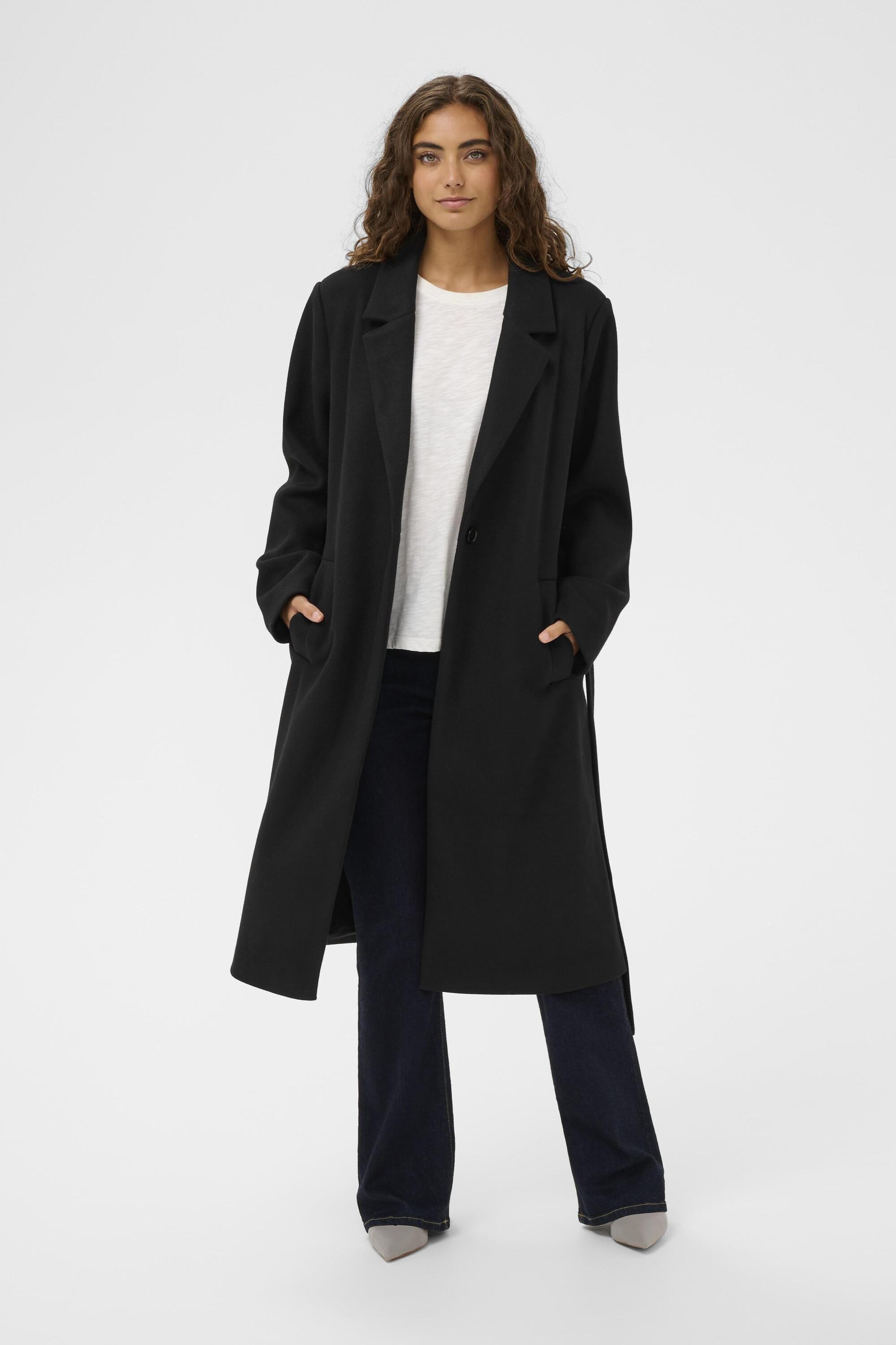 Manteau, CULTURE