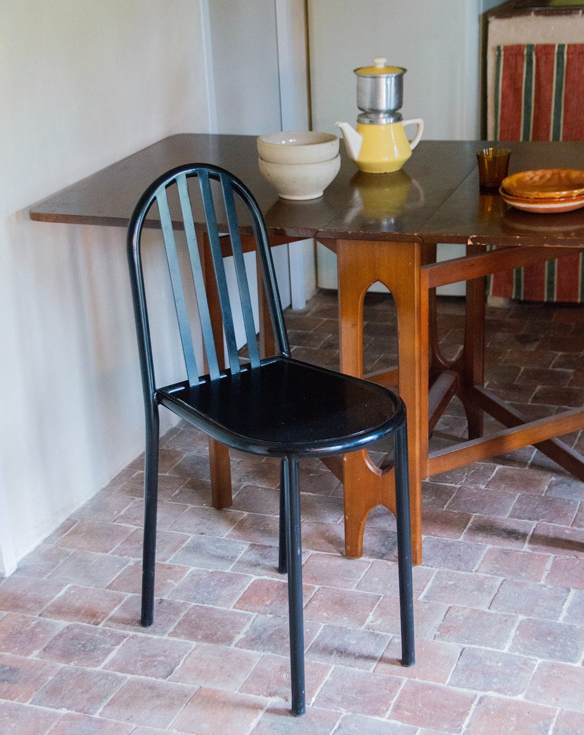 Chaise design en métal Diana N°142 - Bon état, DEBONGOUT