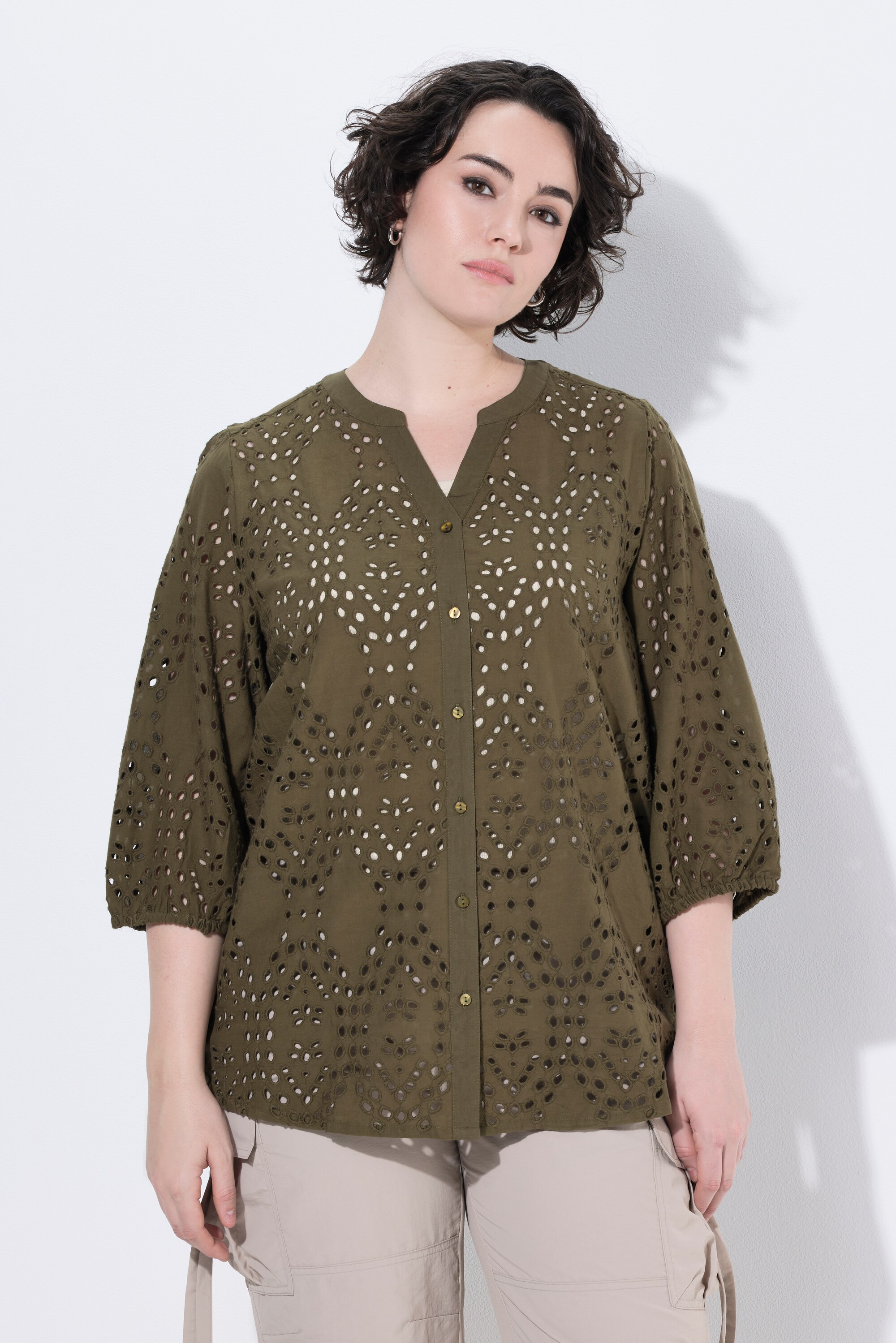 Blouse en coton, broderie, col V, manches 3/4, ULLA POPKEN