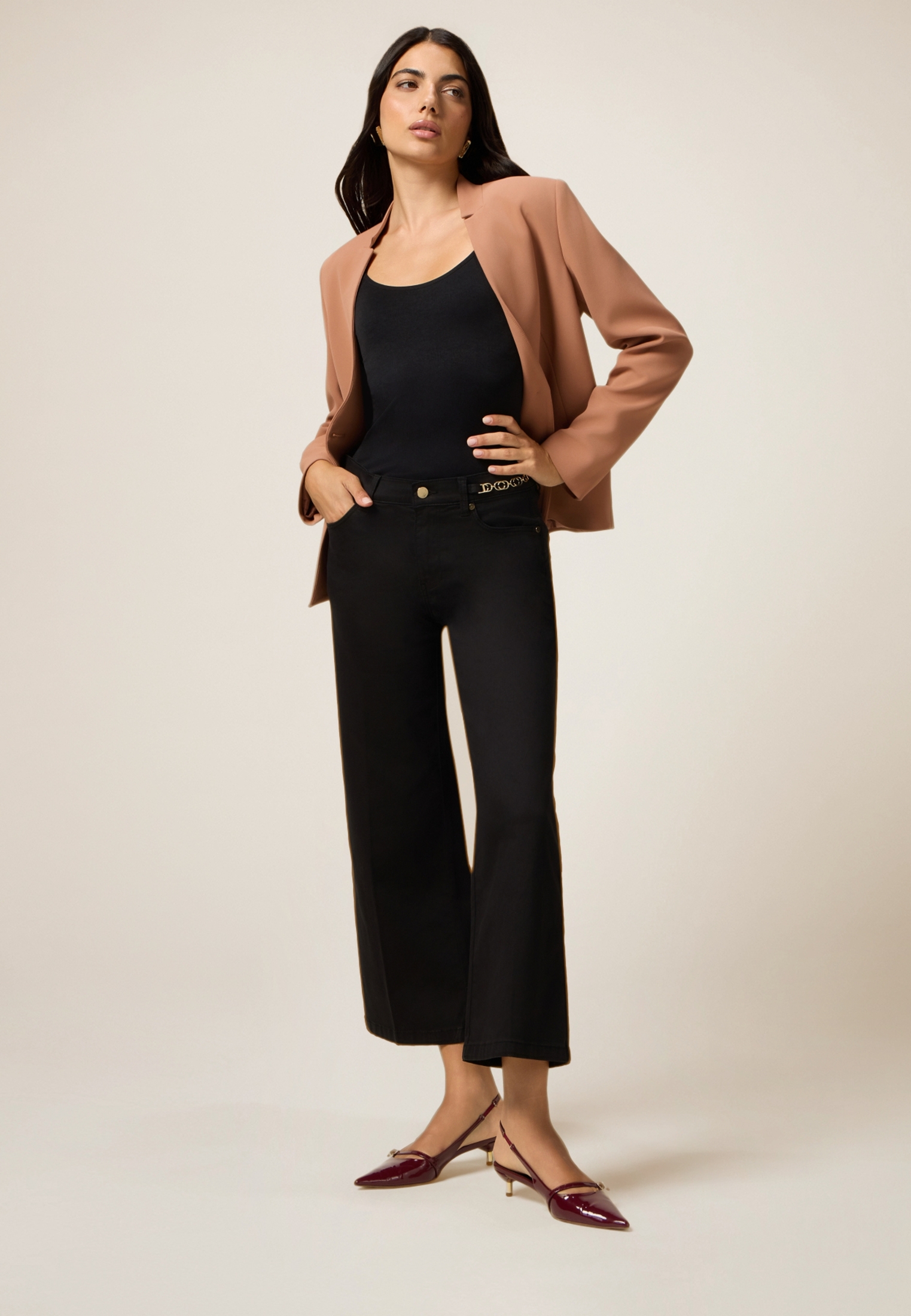 Pantalon kick flare avec détail chaîne, OLTRE