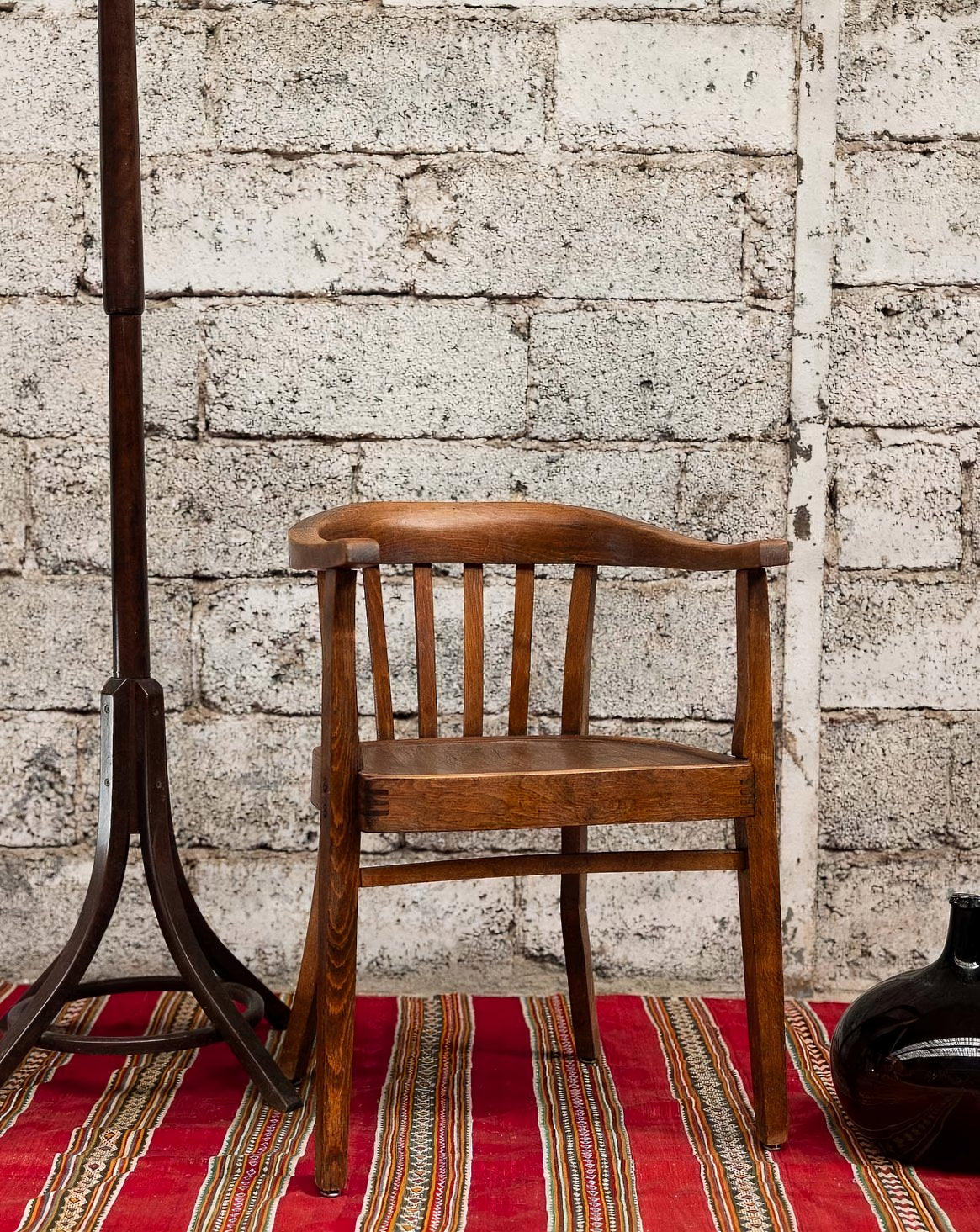 Fauteuil administratif en bois Ernest N°1503 - Bon état, DEBONGOUT
