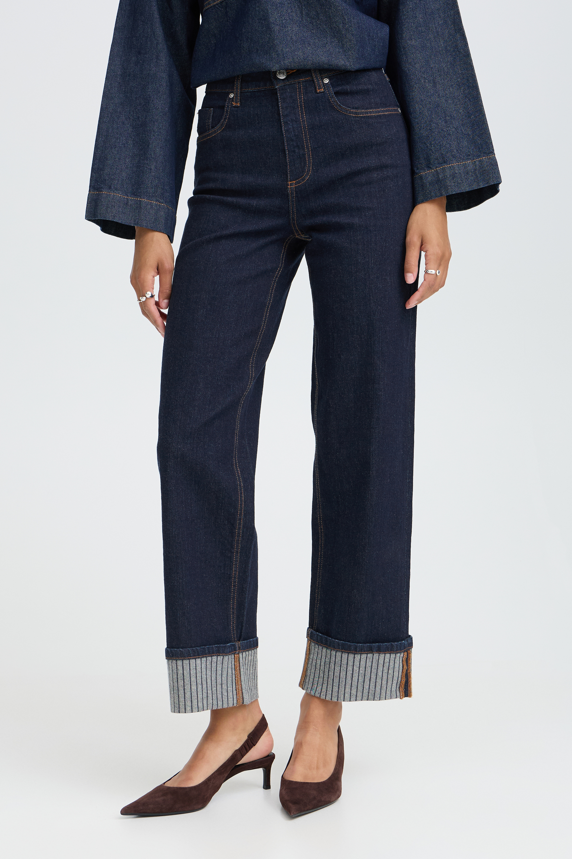 Jean coupe droite à taille haute, revers en bas des jambes, B.YOUNG