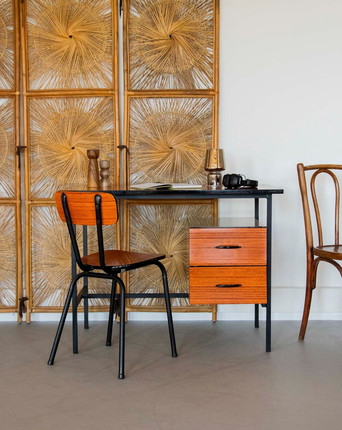 Bureau rétro en formica Yvan N°522 - Bon état, DEBONGOUT