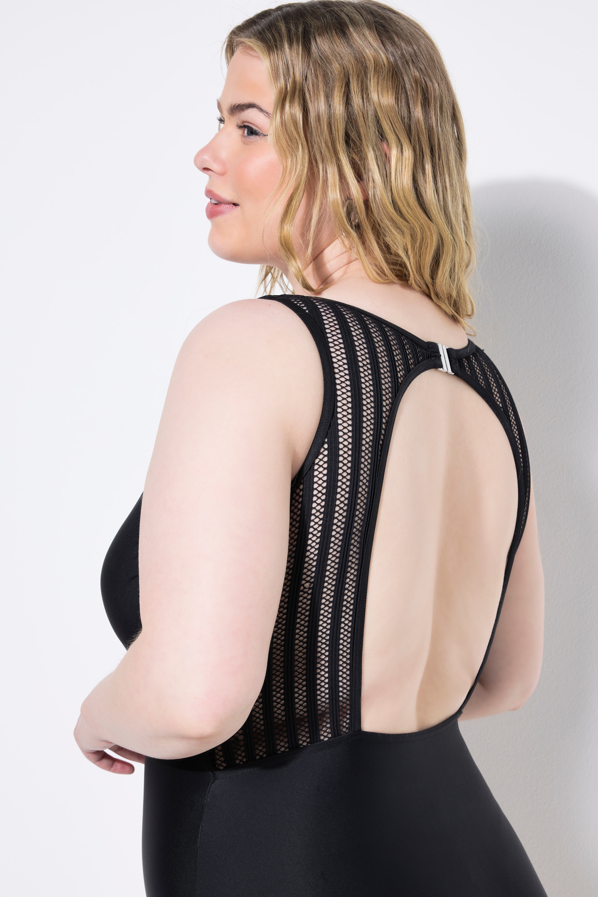 Maillot de bain à bonnets souples, STUDIO UNTOLD