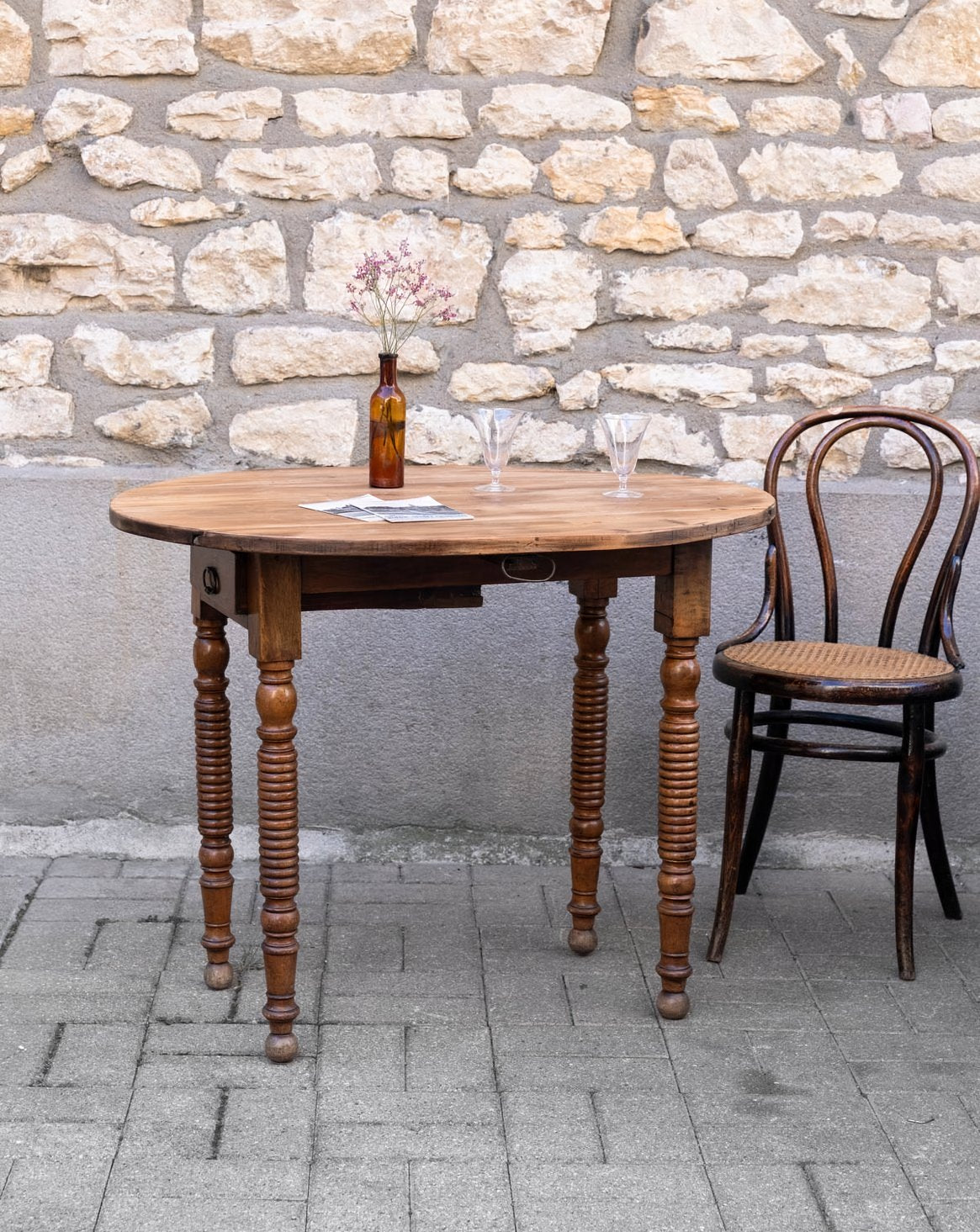 Table à manger ovale en bois Romy N°1516 - Bon état, DEBONGOUT