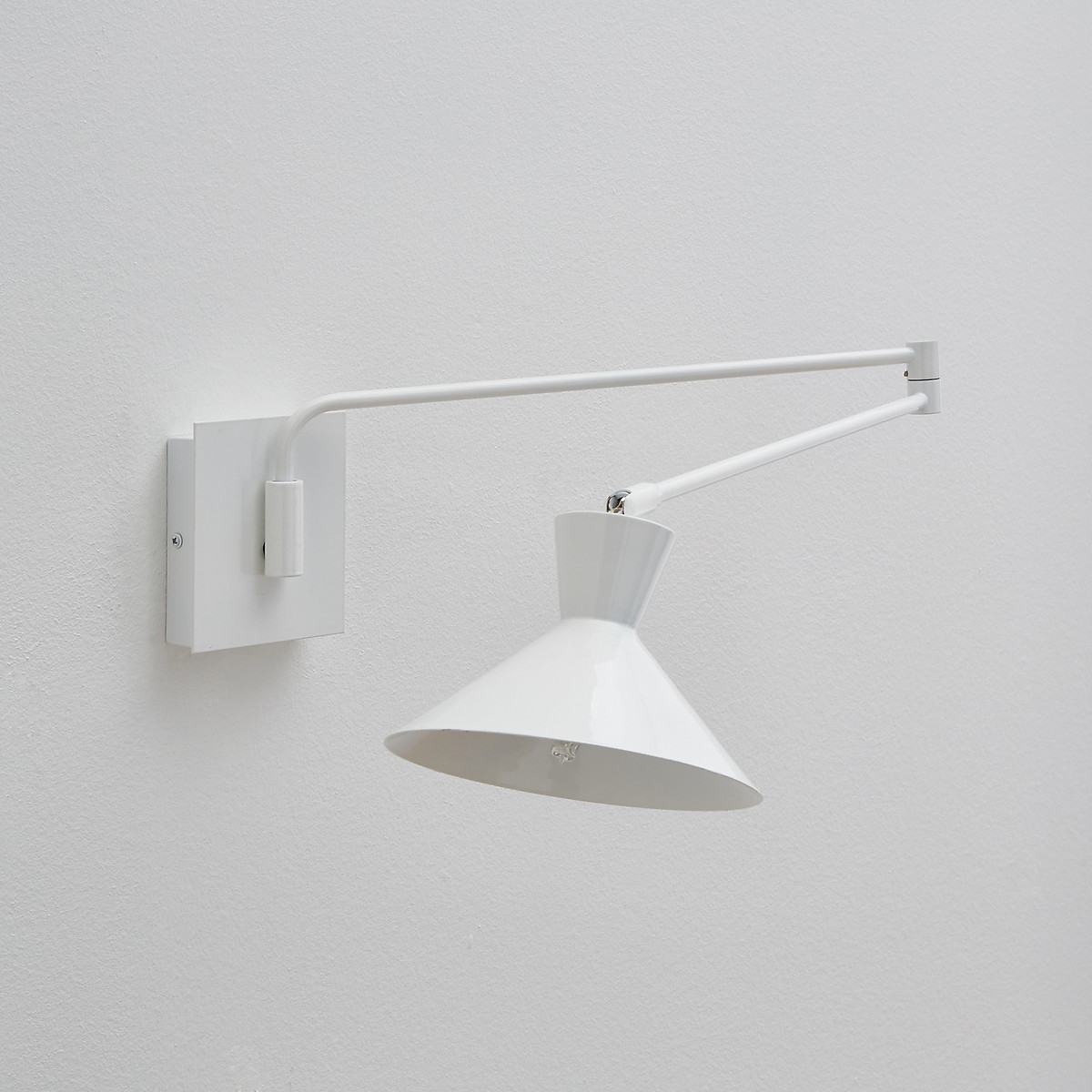 Voltige Contemporary Articulated Metal Wall Light