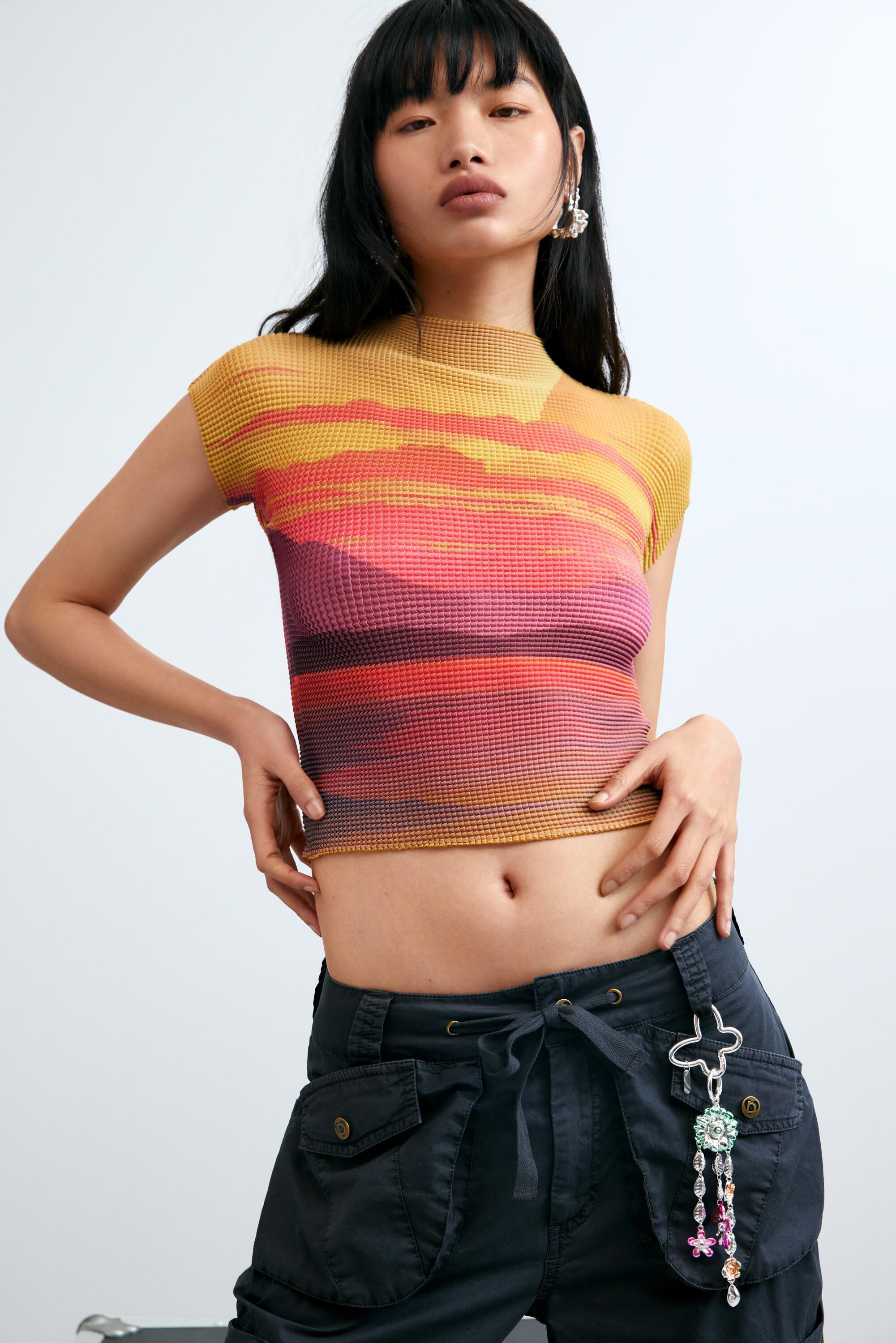 Blouse à manches courtes à col montant, DESIGUAL