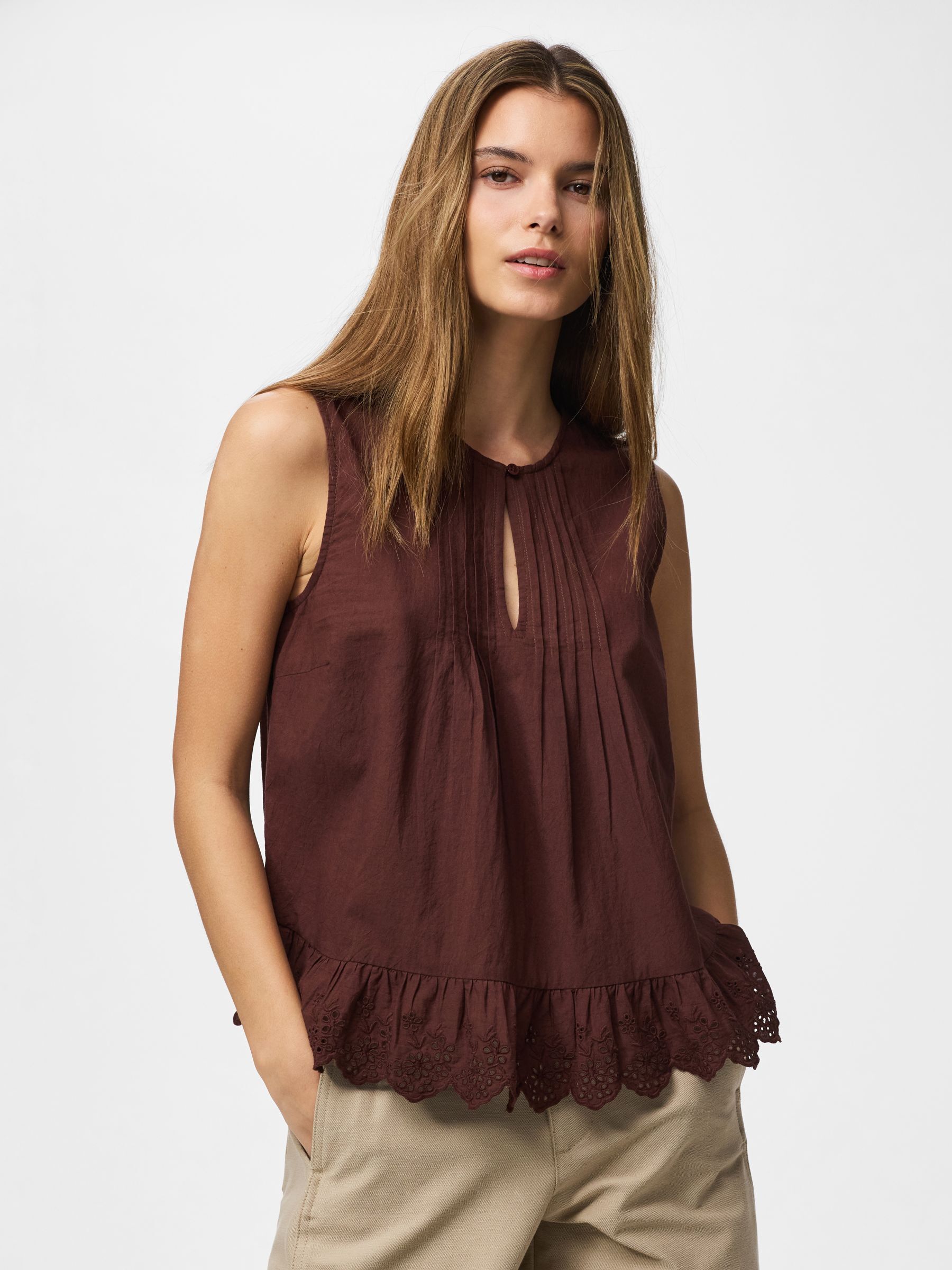 Top Sans Manches, PIECES