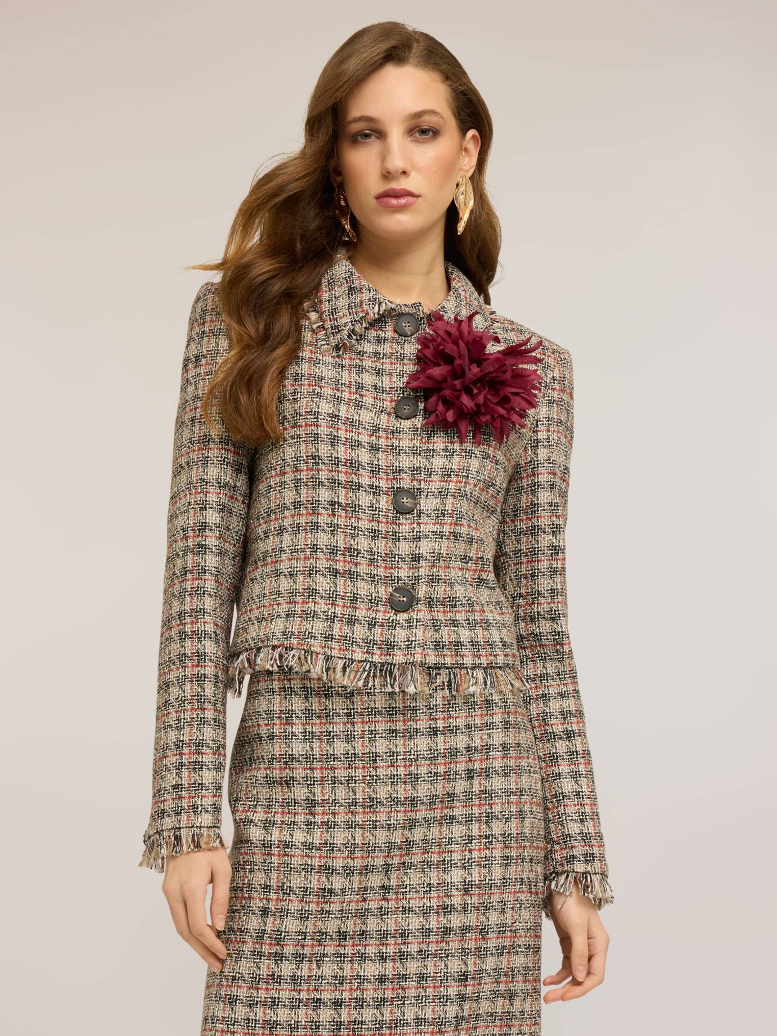Veste courte à franges et broche, MOTIVI