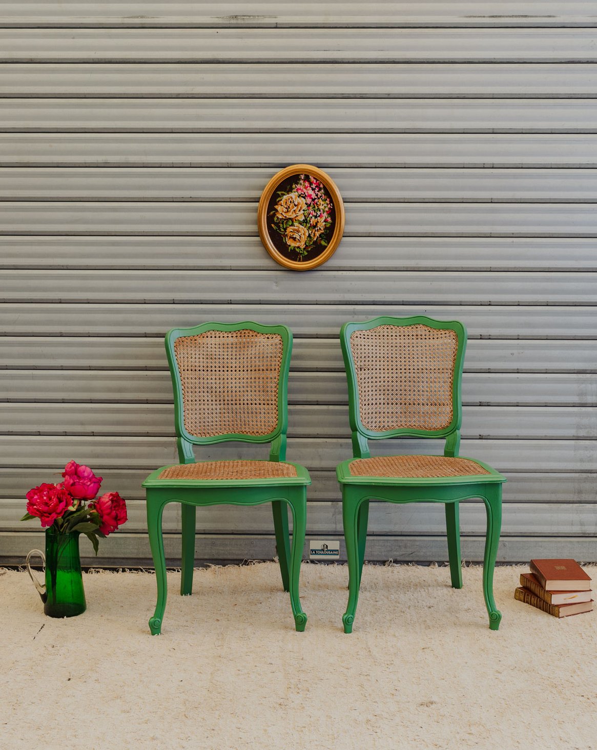 Paire de chaises en bois vert Claude N°1654 - Bon état, DEBONGOUT