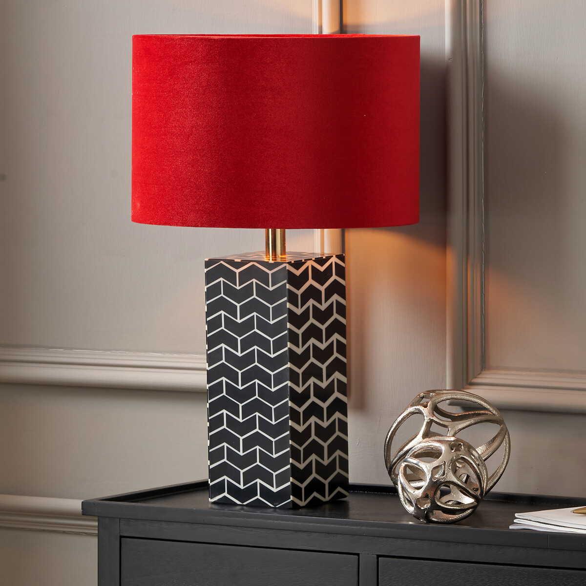 Tessalated square resin table lamp base black white So home La