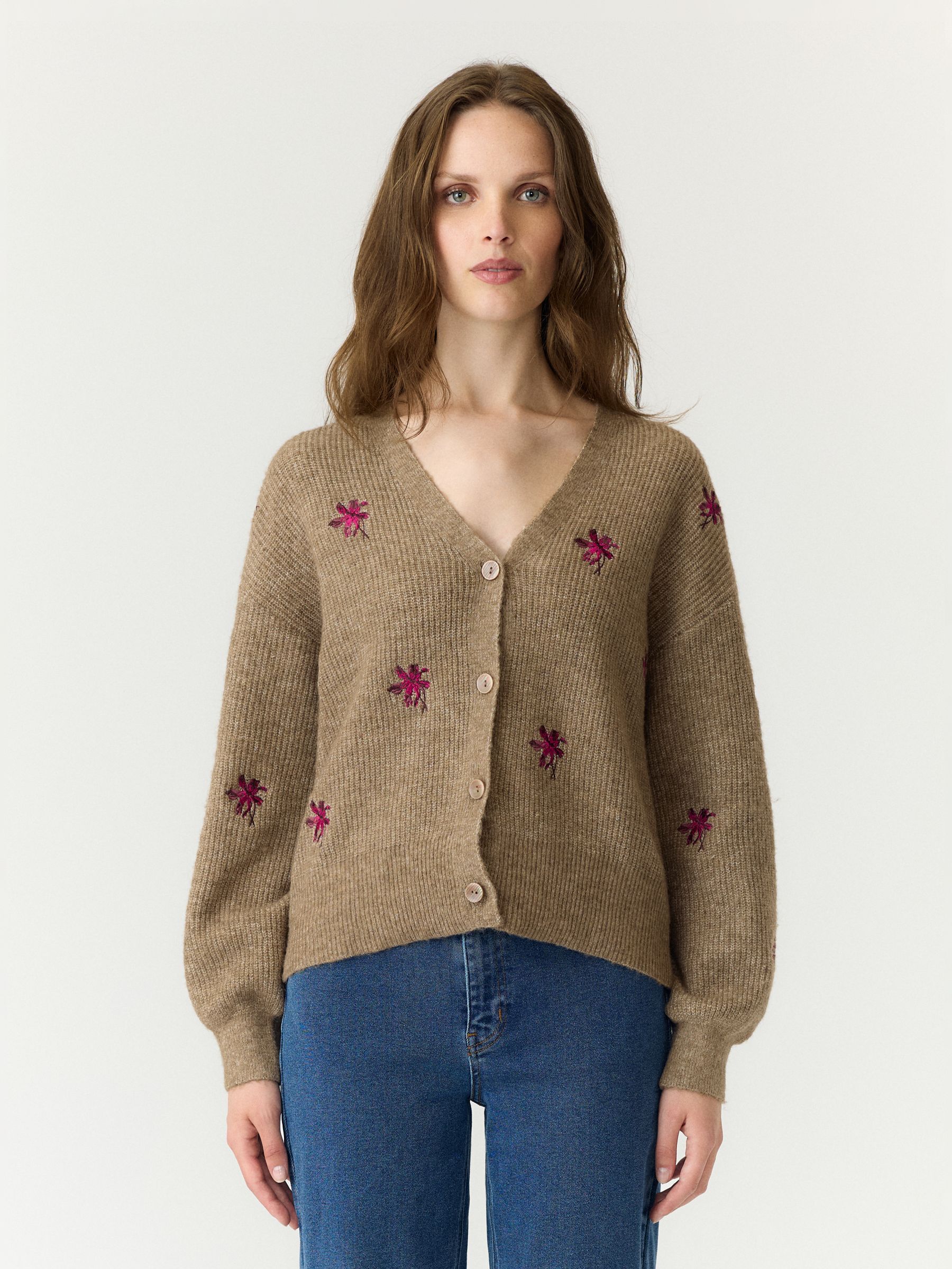 Cardigan, YAS