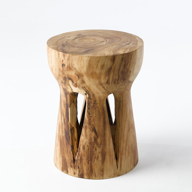 Papung Sculpted Side Table in Suar Wood, natural, AM.PM