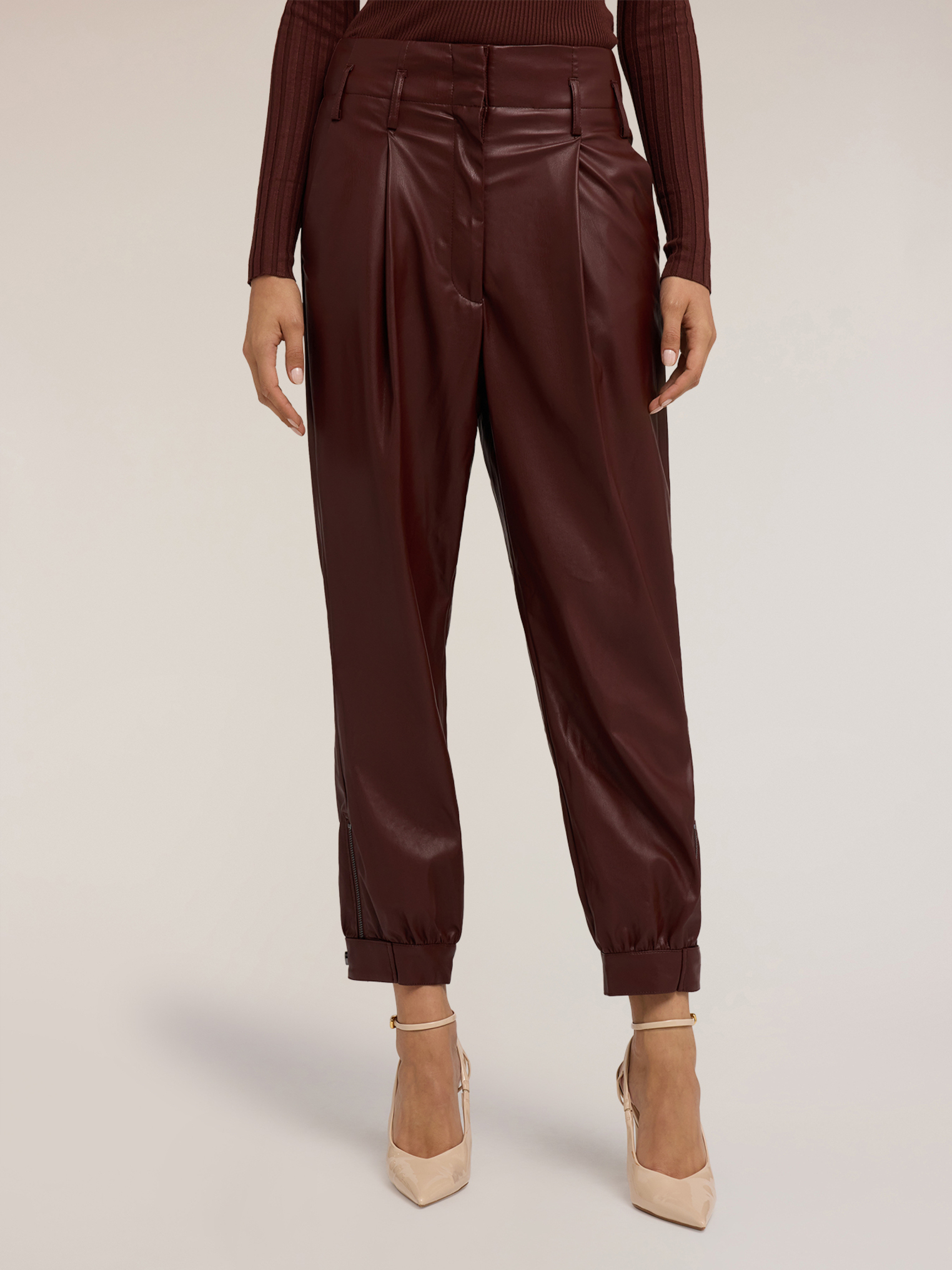 Pantalon à pinces en tissu enduit, MOTIVI