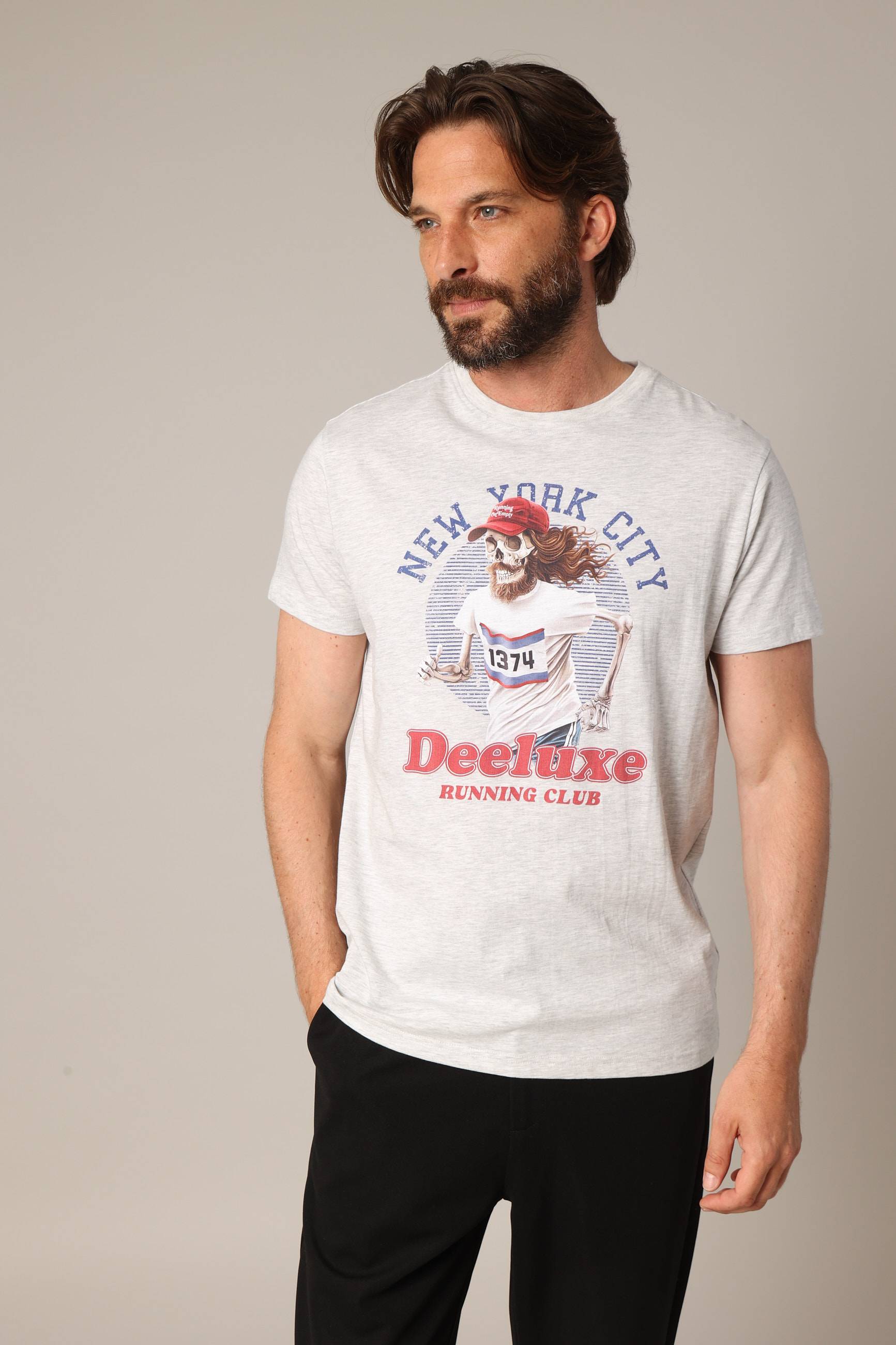 T-shirt 100% coton avec imprimé squelette coureur, col rond et coupe droite. RUNNING, DEELUXE