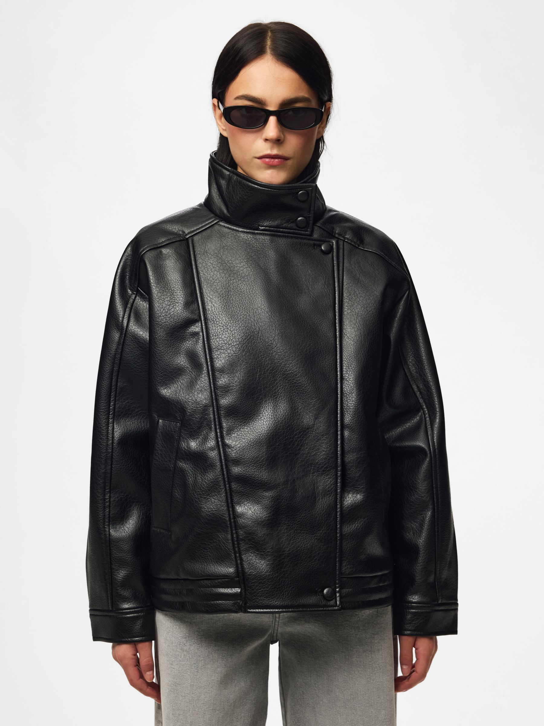 Veste, PIECES