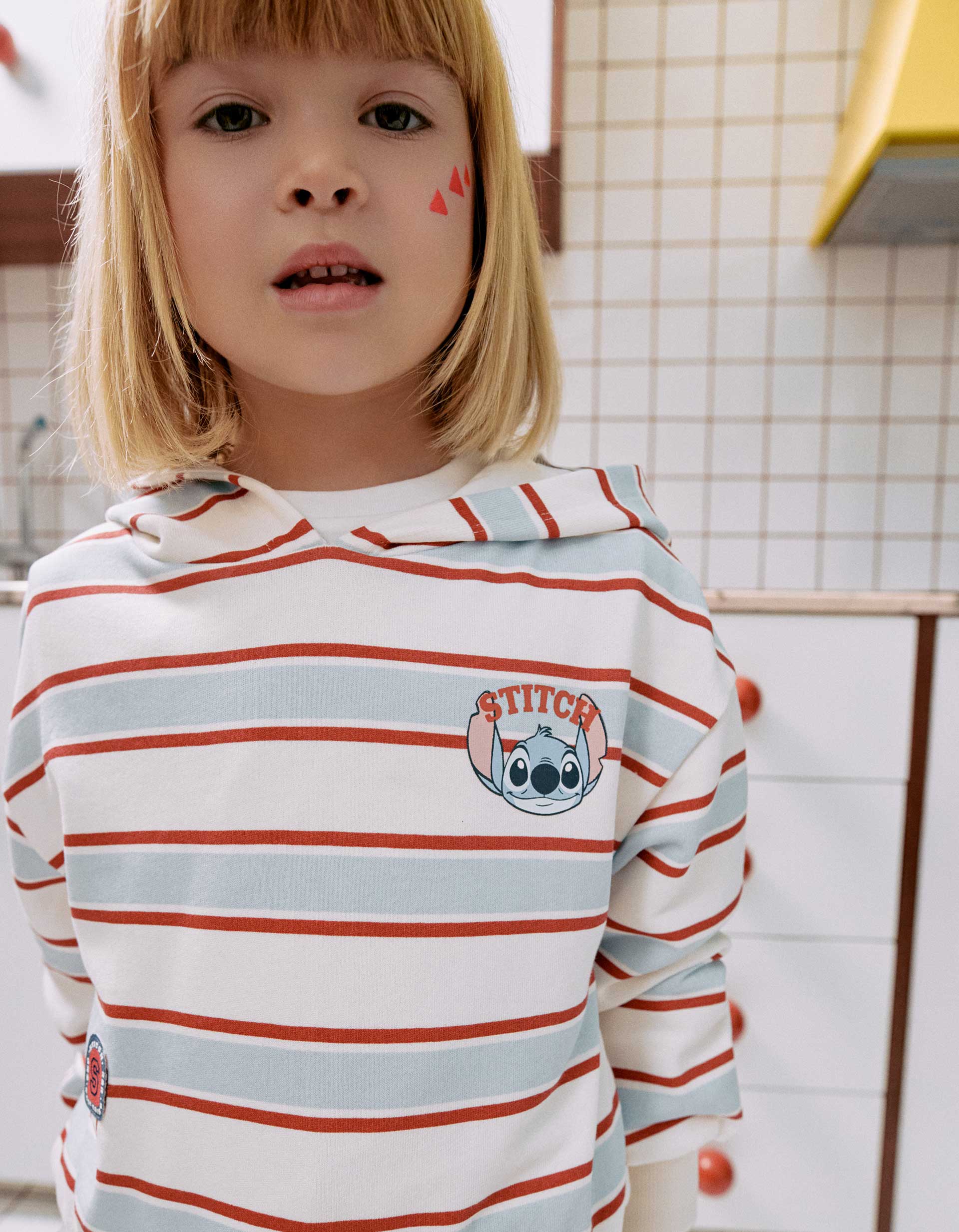 Sweat en coton peigné à rayures et capuche Stitch, ZIPPY