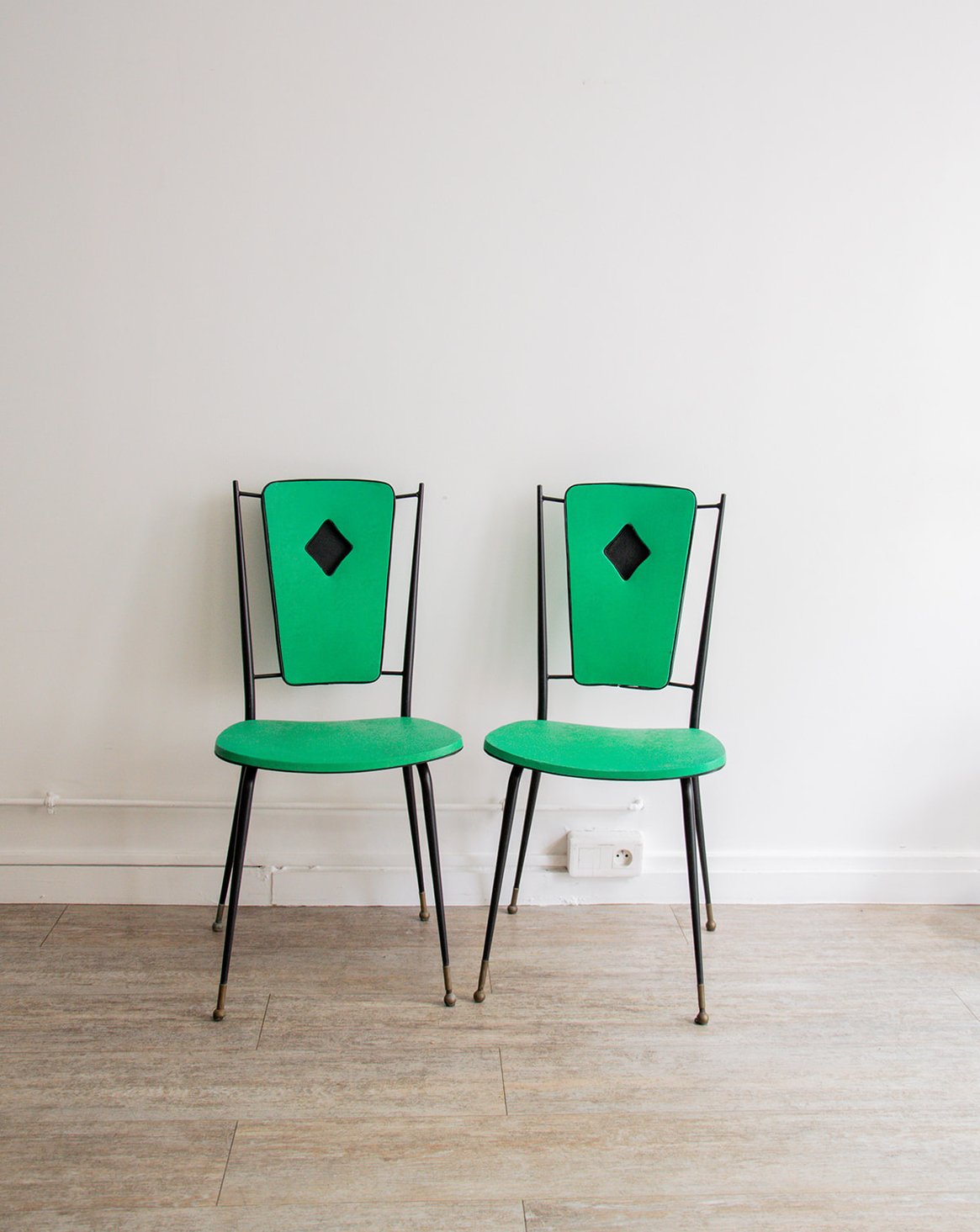 Lot de chaises vertes Diana N°284 - Bon état, DEBONGOUT