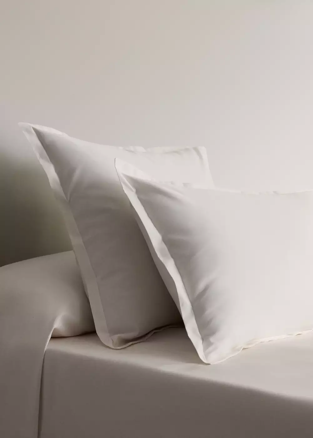 Taie d’oreiller 100 % coton satin 60x60 cm, MANGO HOME