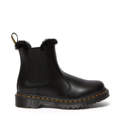 2976 Leonore Chelsea Boots in Leather DR. MARTENS