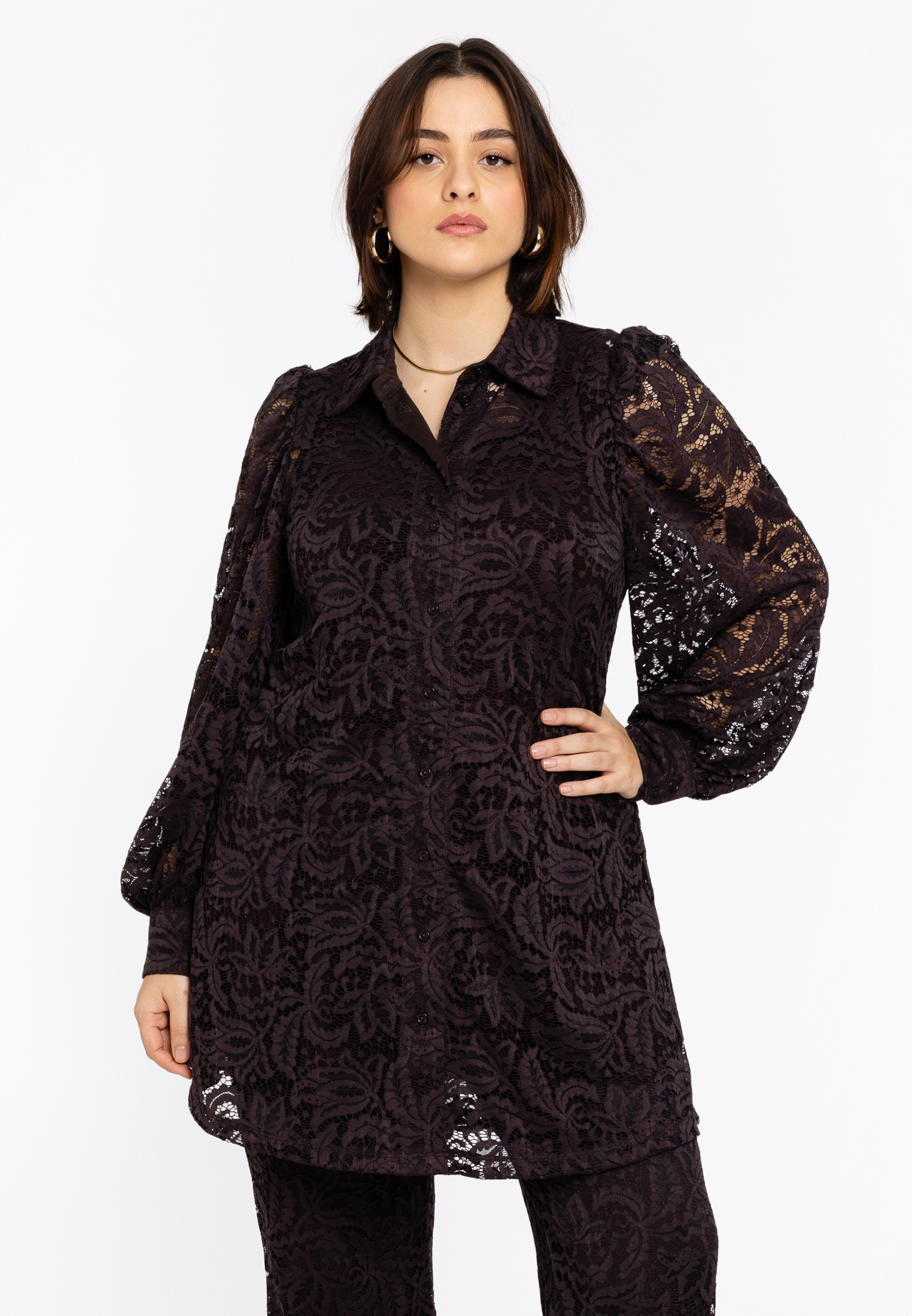 Chemise en dentelle, YOEK