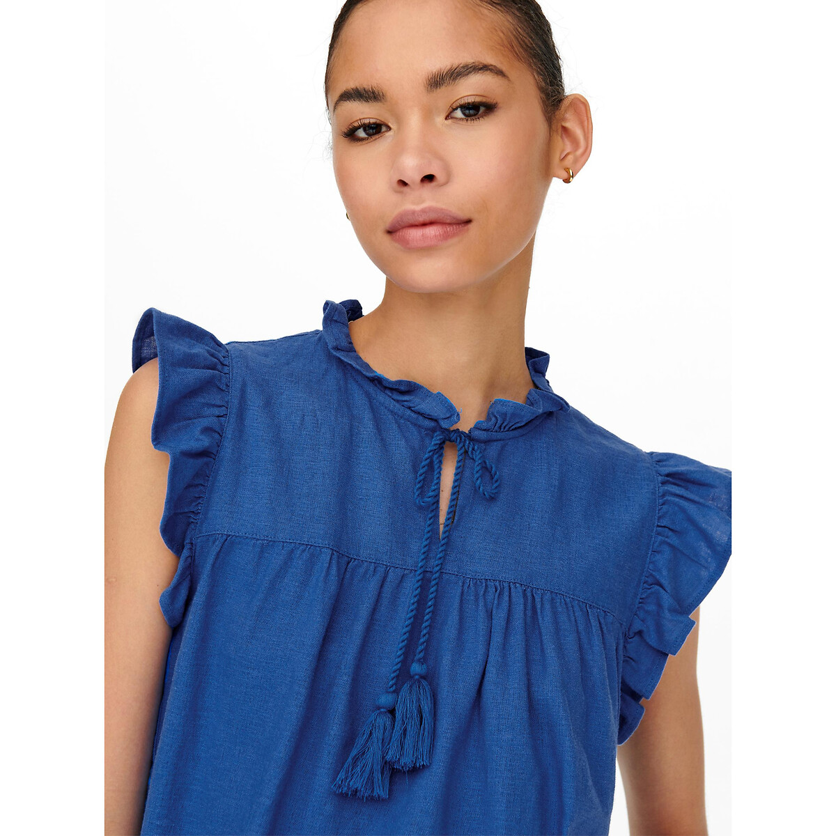 Linen mix ruffle blouse with short 